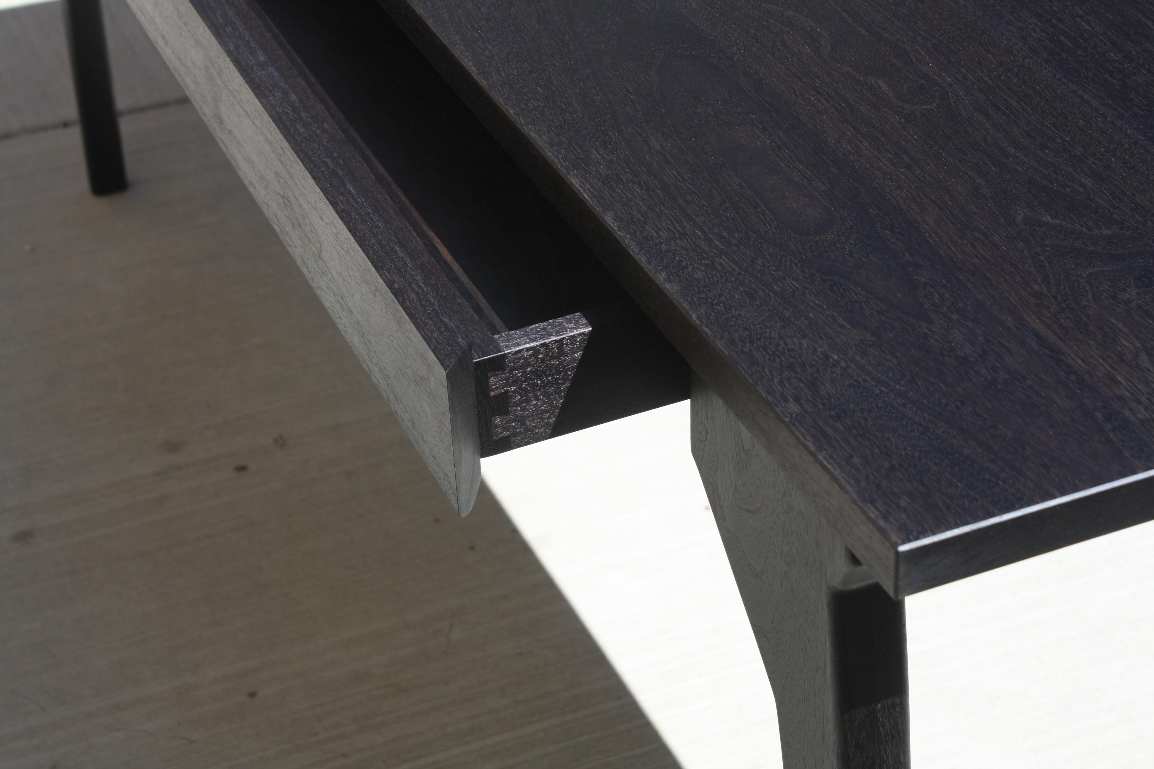 Walking Table Table de bureau ou console faite à la main avec tiroirs par Laylo Studio en vente 1