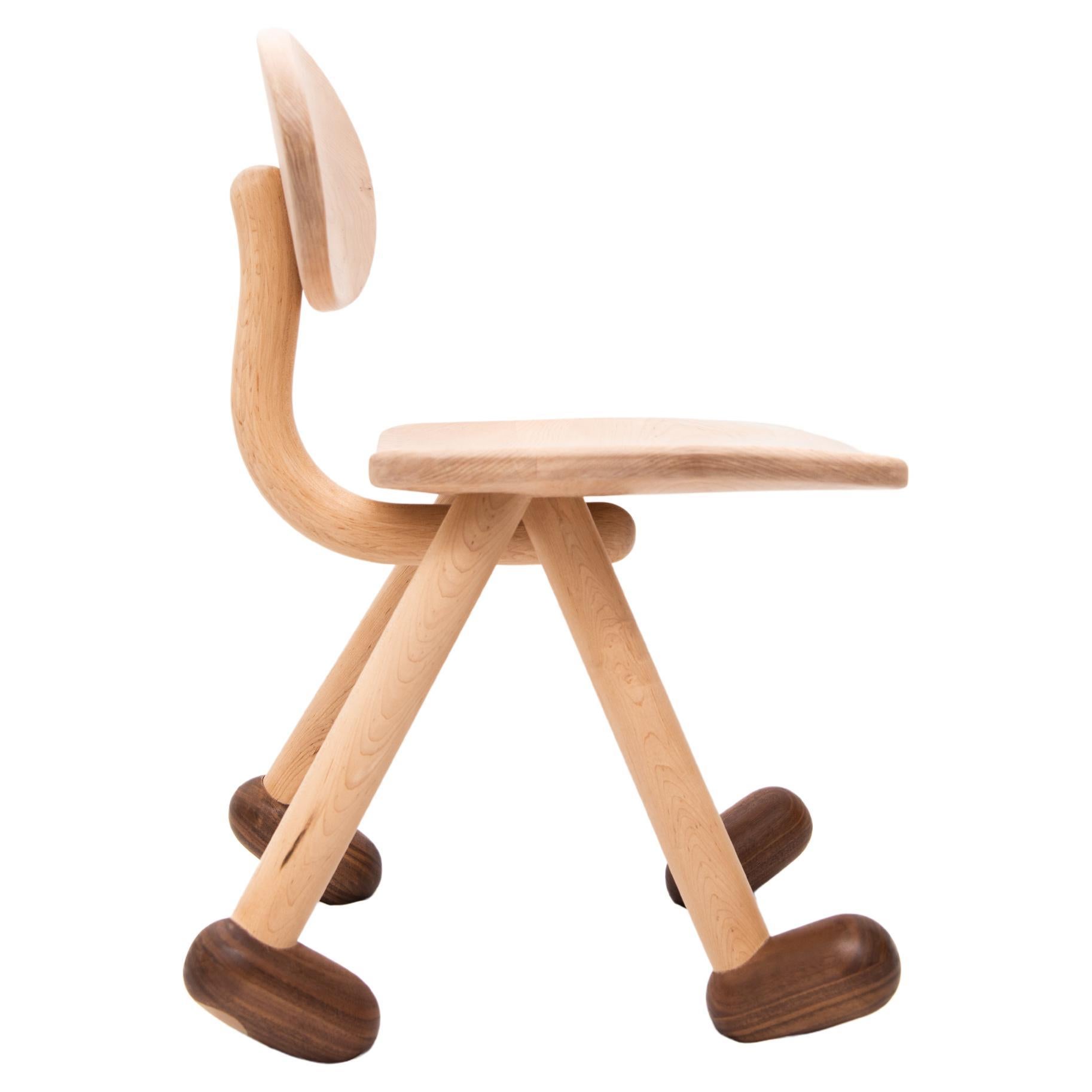 Der Walky Chair von Design VA . Ahorn & Walnuss im Angebot