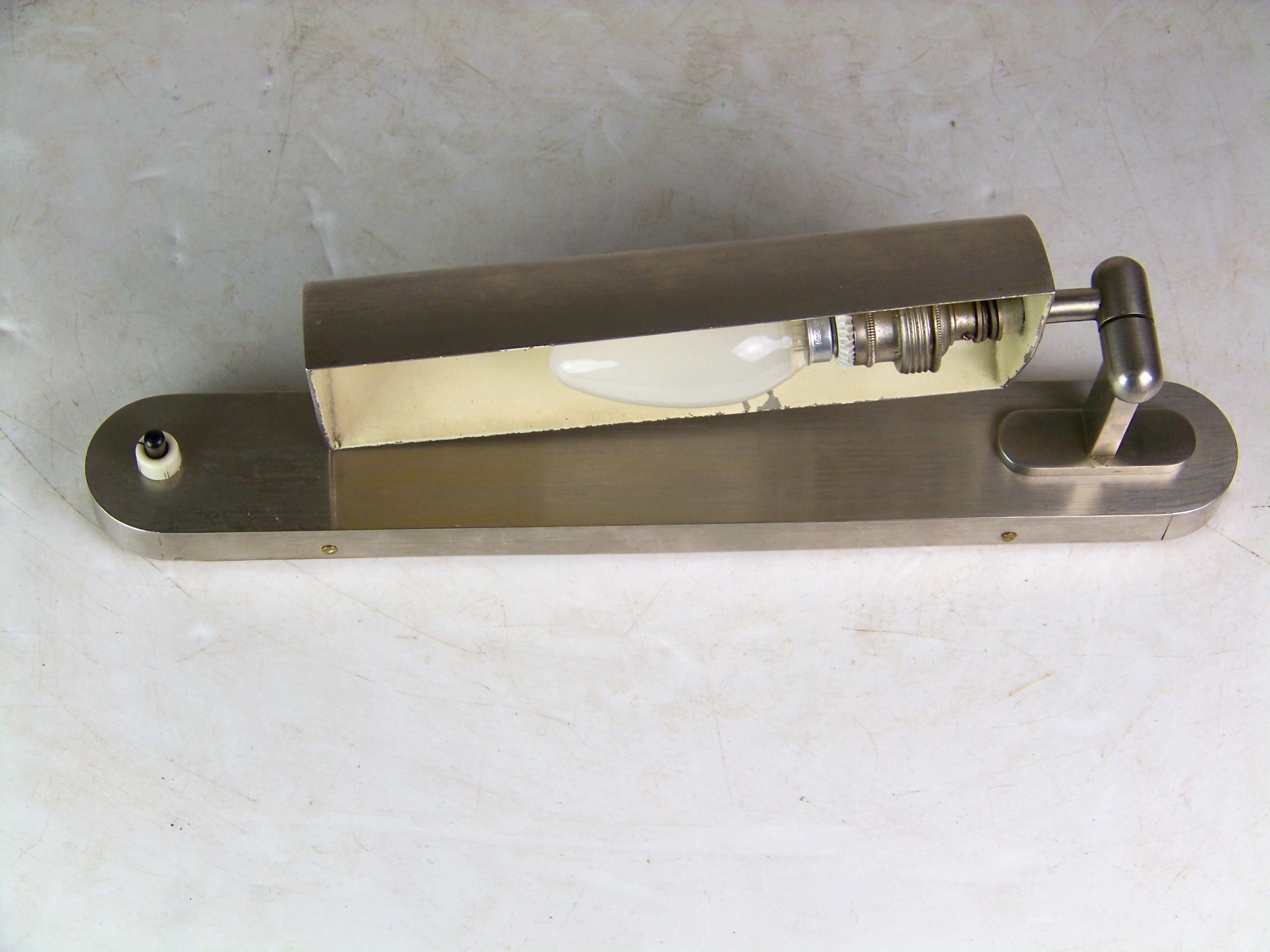 Fully functional. Nickel plated brass body. New wiring.

