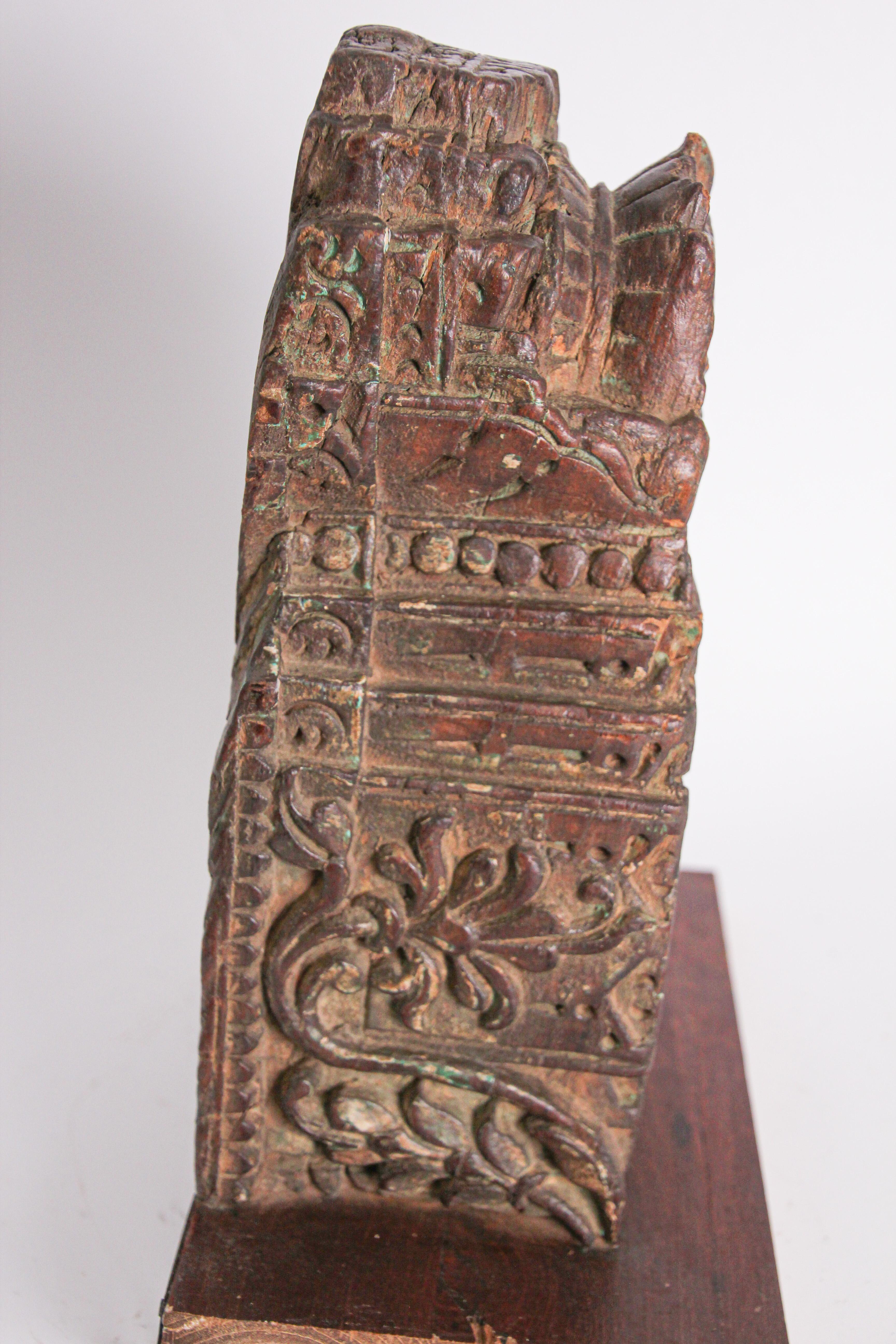Wall Bracket Architectural Carved Wood Fragment from India For Sale 2