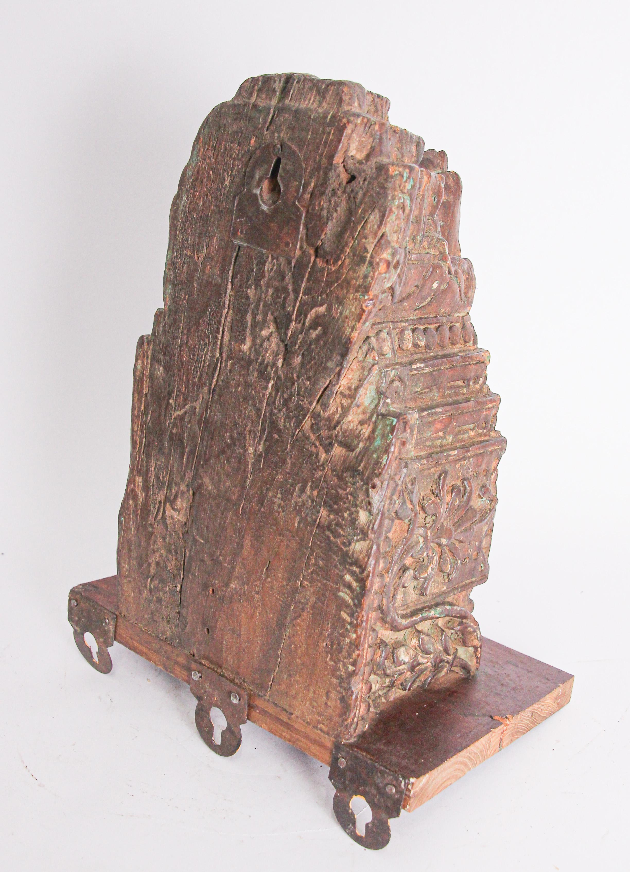 Wall Bracket Architectural Carved Wood Fragment from India For Sale 3
