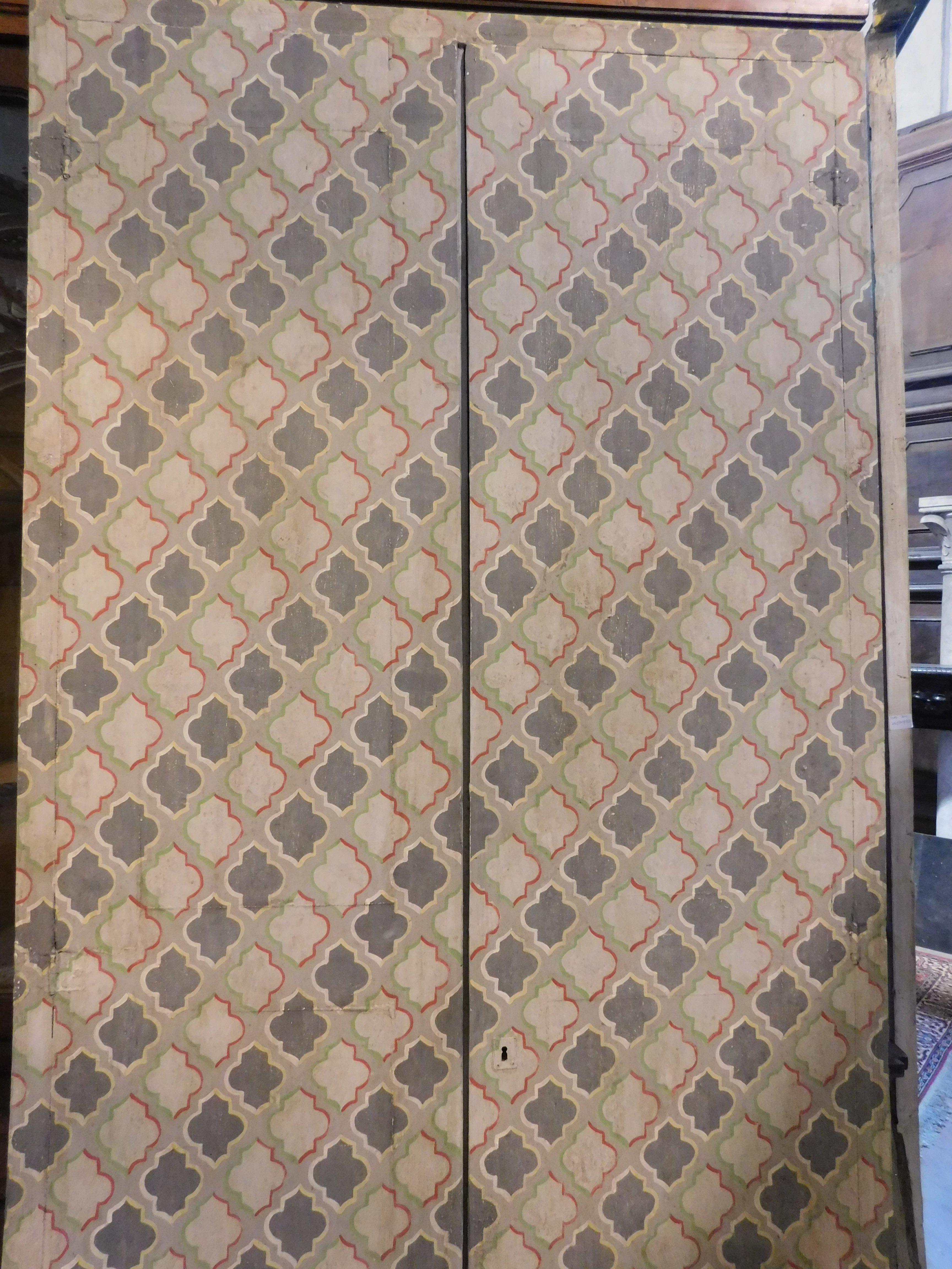 wall cabinet, double wing placard painted with geometric decorations, Italy In Good Condition In Cuneo, Italy (CN)