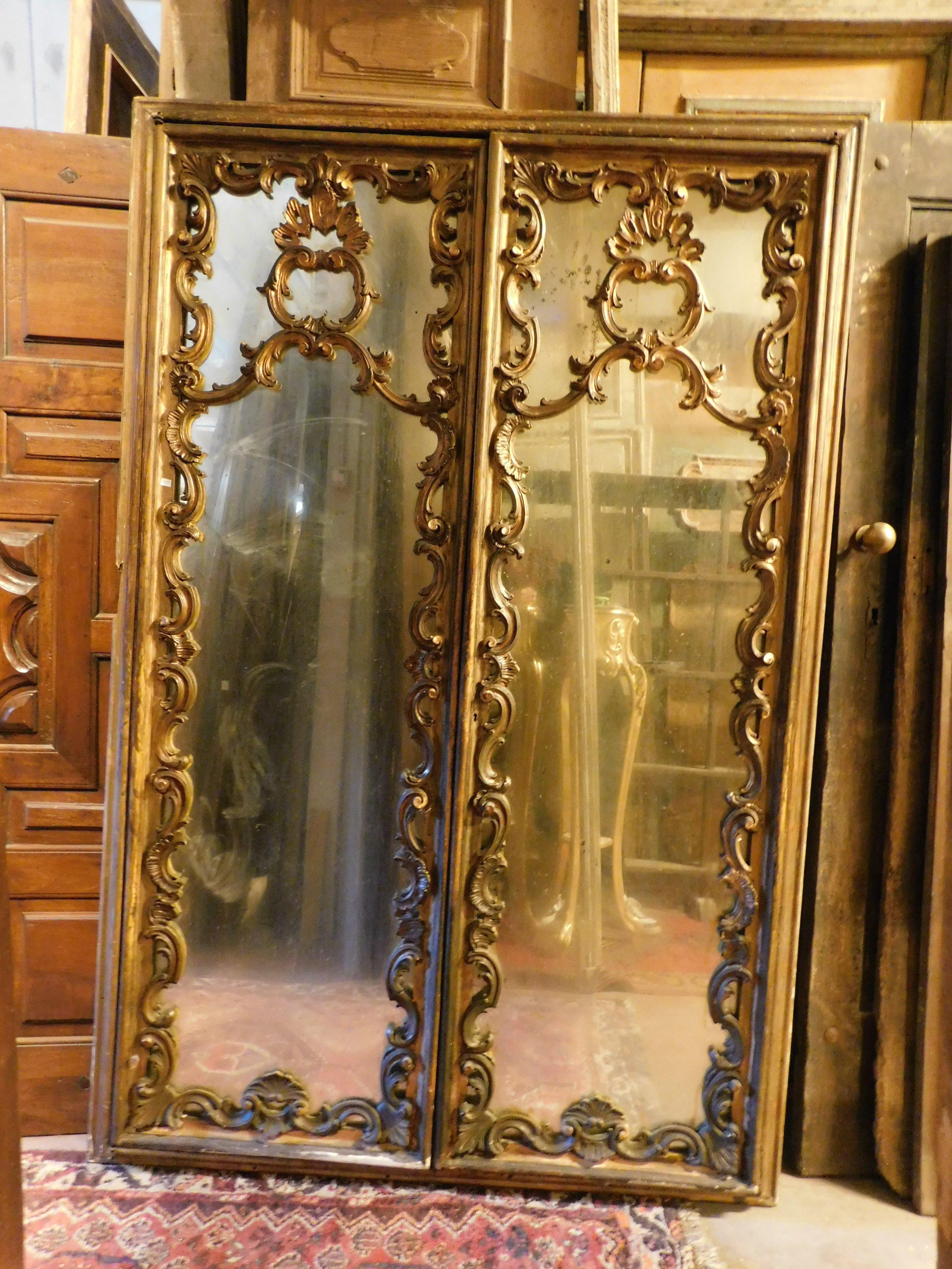 Armario de pared, placado de madera lacada y dorada con 2 alas de espejo, Francia en Bueno estado para la venta en Cuneo, Italy (CN)