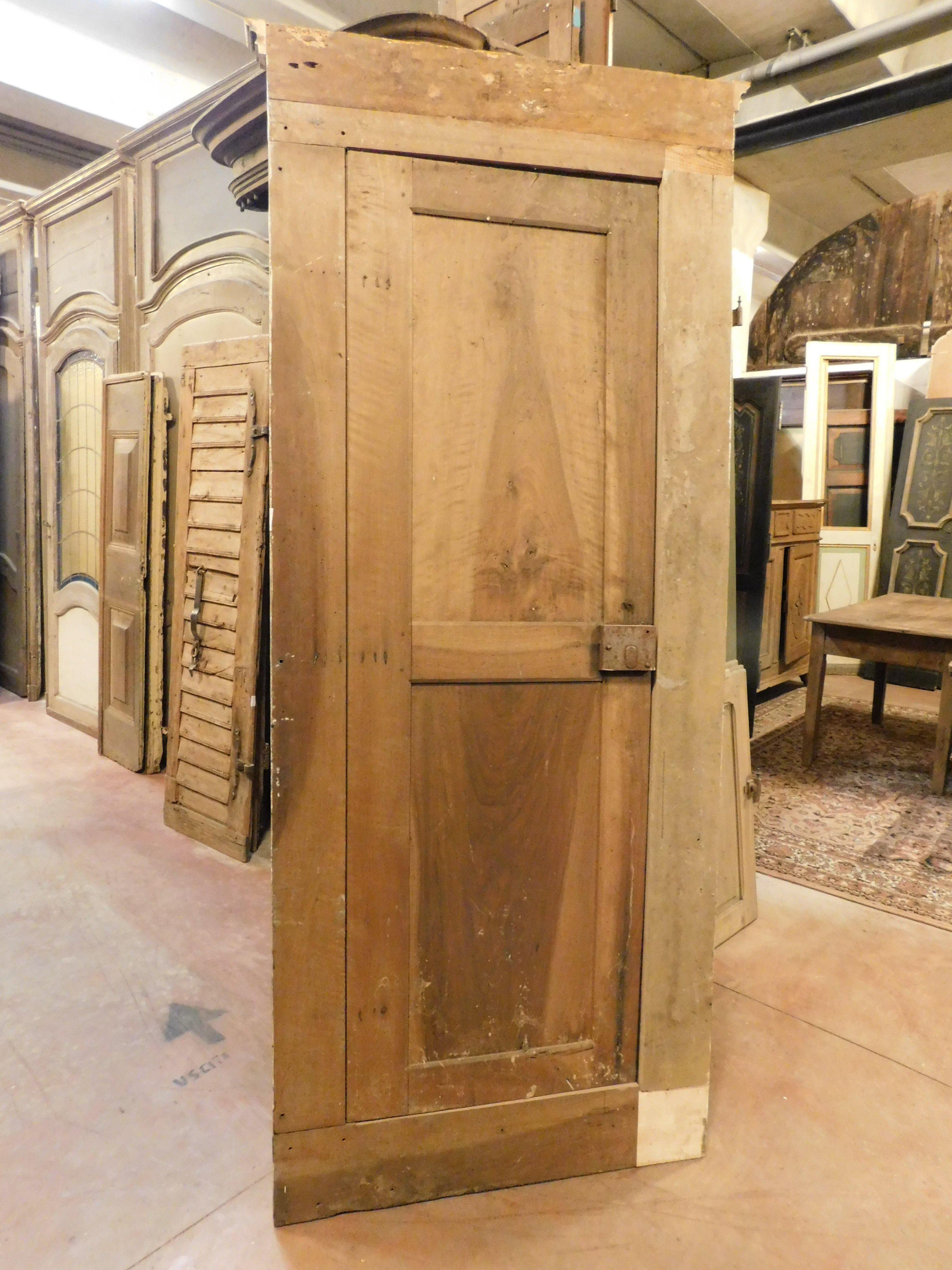 Armario de pared, placard de madera pintada, armario, blanco con flores azules, Italia siglo XIX en venta