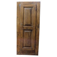 Wandschrank, eintüriger Schrank aus geschnitztem Nussbaumholz, Italien