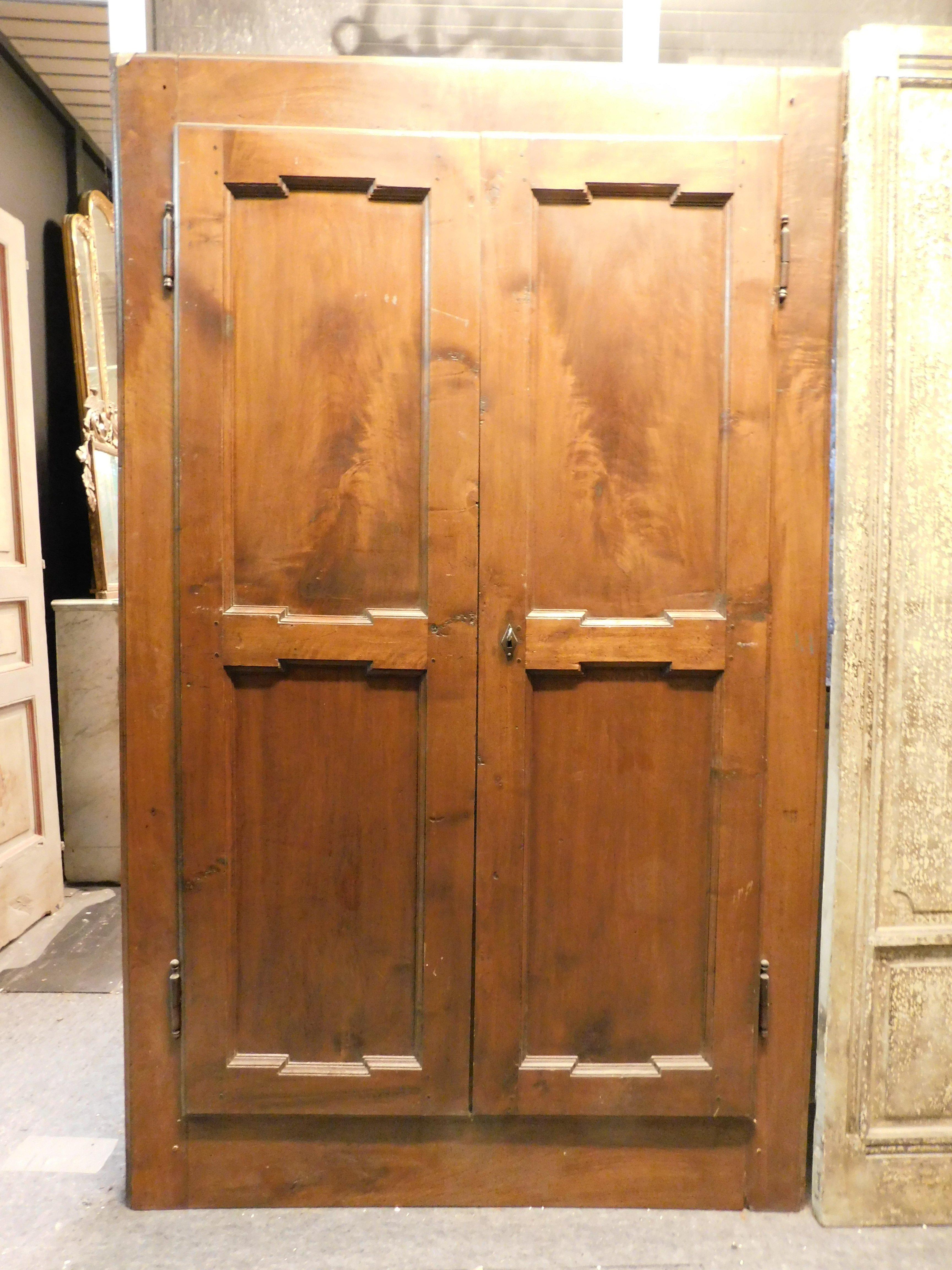 Italian Wall cabinet with two doors in walnut, placard, Italy For Sale