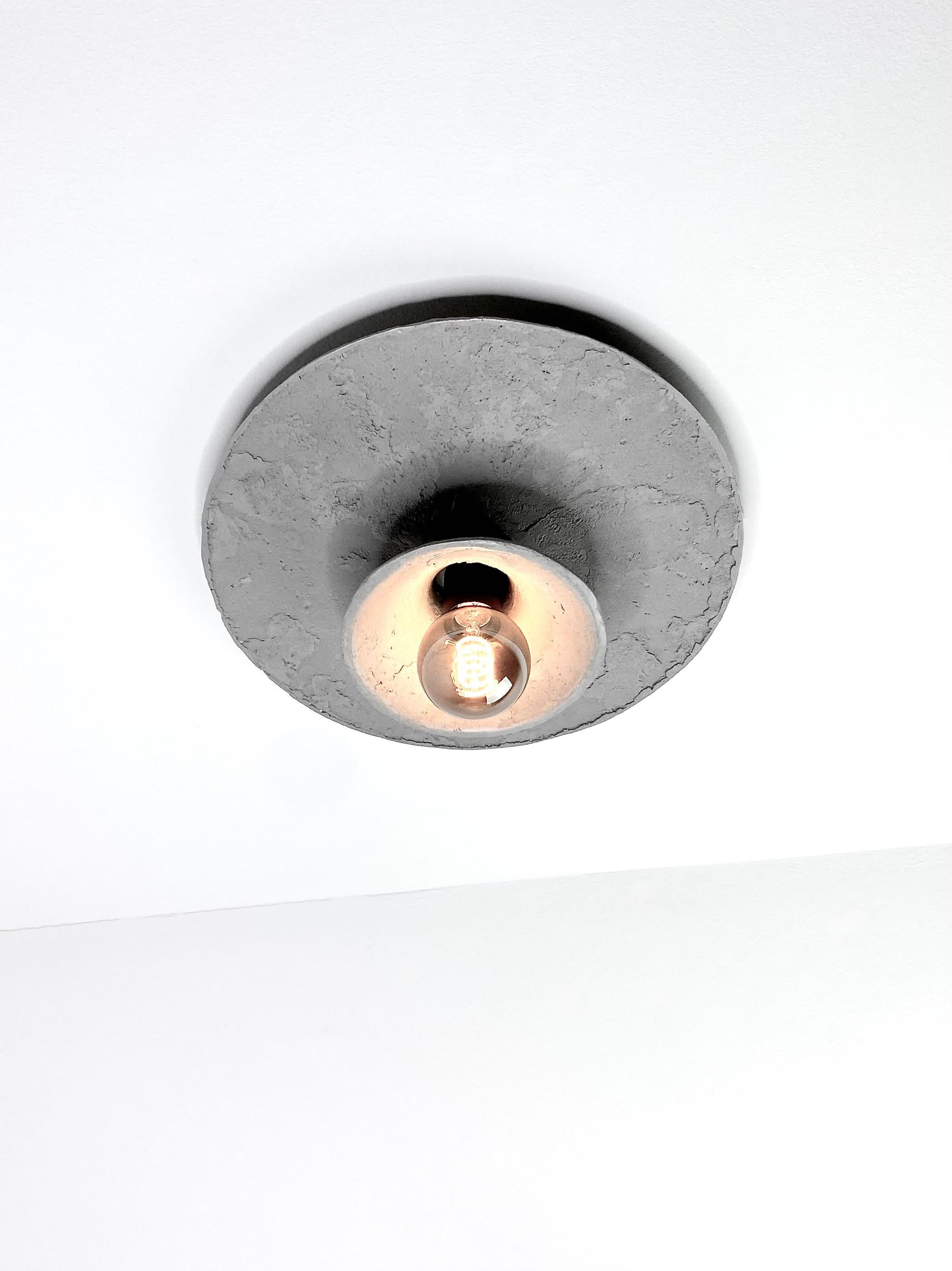 Industriale Lampada da soffitto a parete in gres concreta e contemporanea, design minimalista LE Roi in vendita