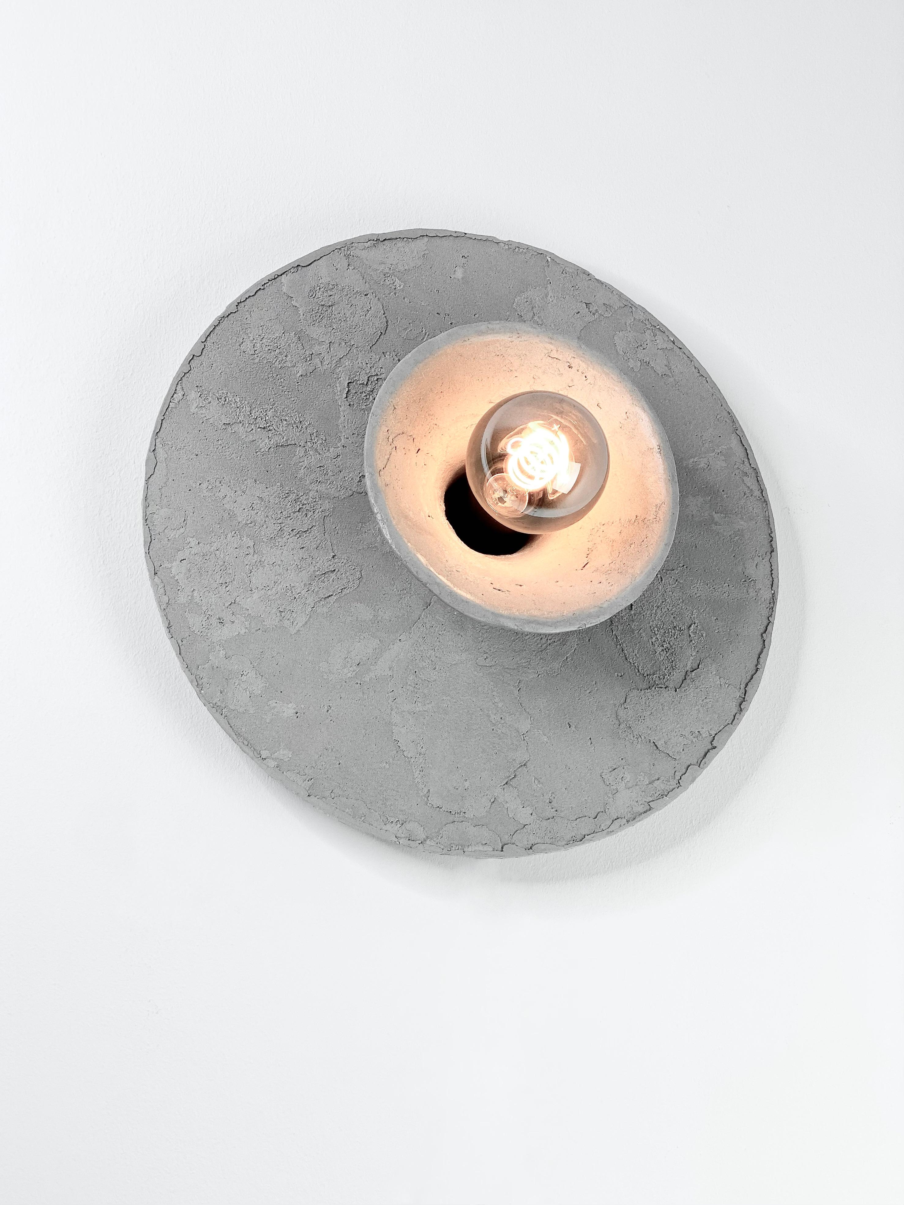 Lampada da soffitto a parete in gres concreta e contemporanea, design minimalista LE Roi In condizioni Nuovo in vendita a Köln, DE