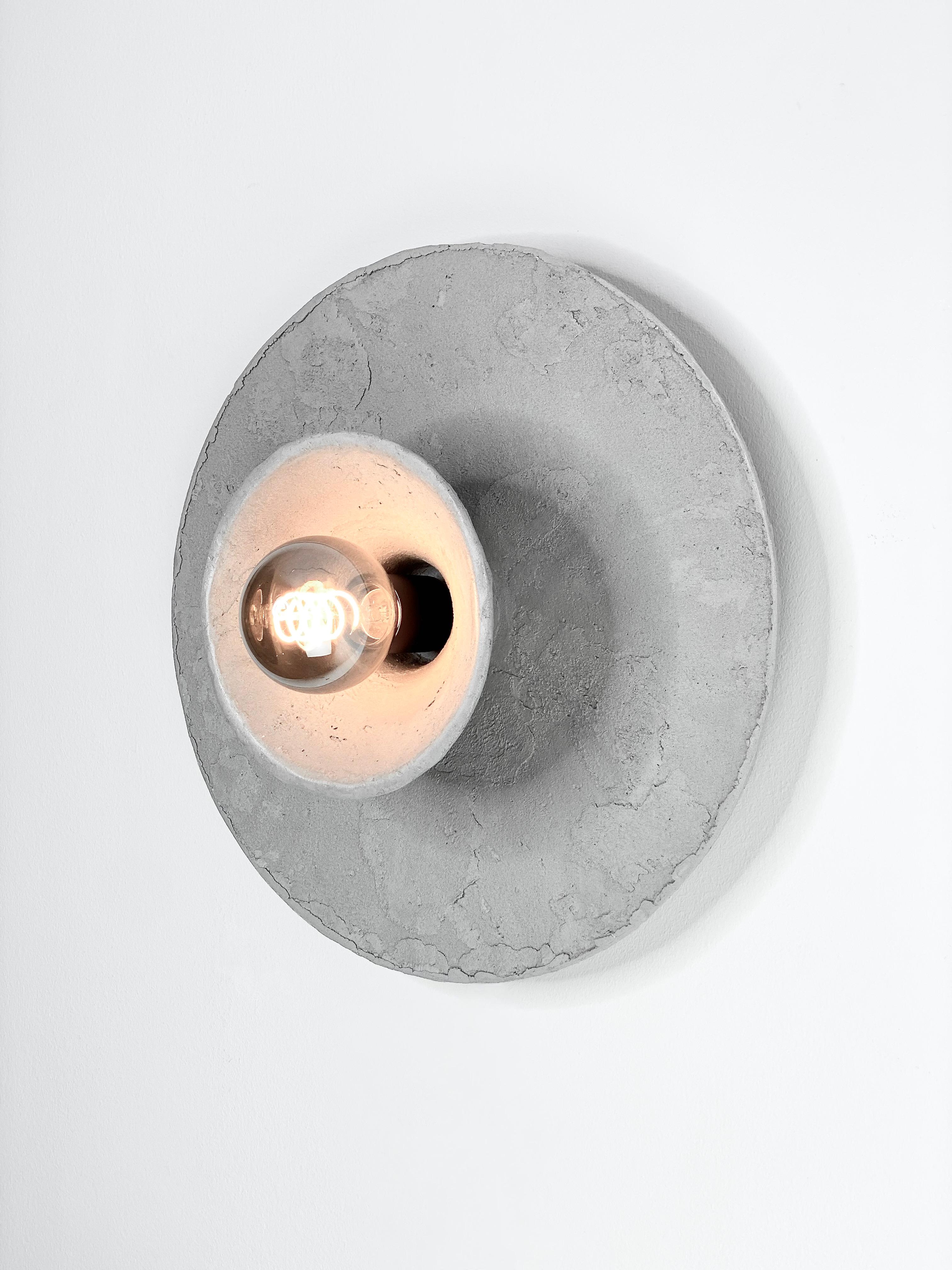 Alluminio Lampada da soffitto a parete in gres concreta e contemporanea, design minimalista LE Roi in vendita