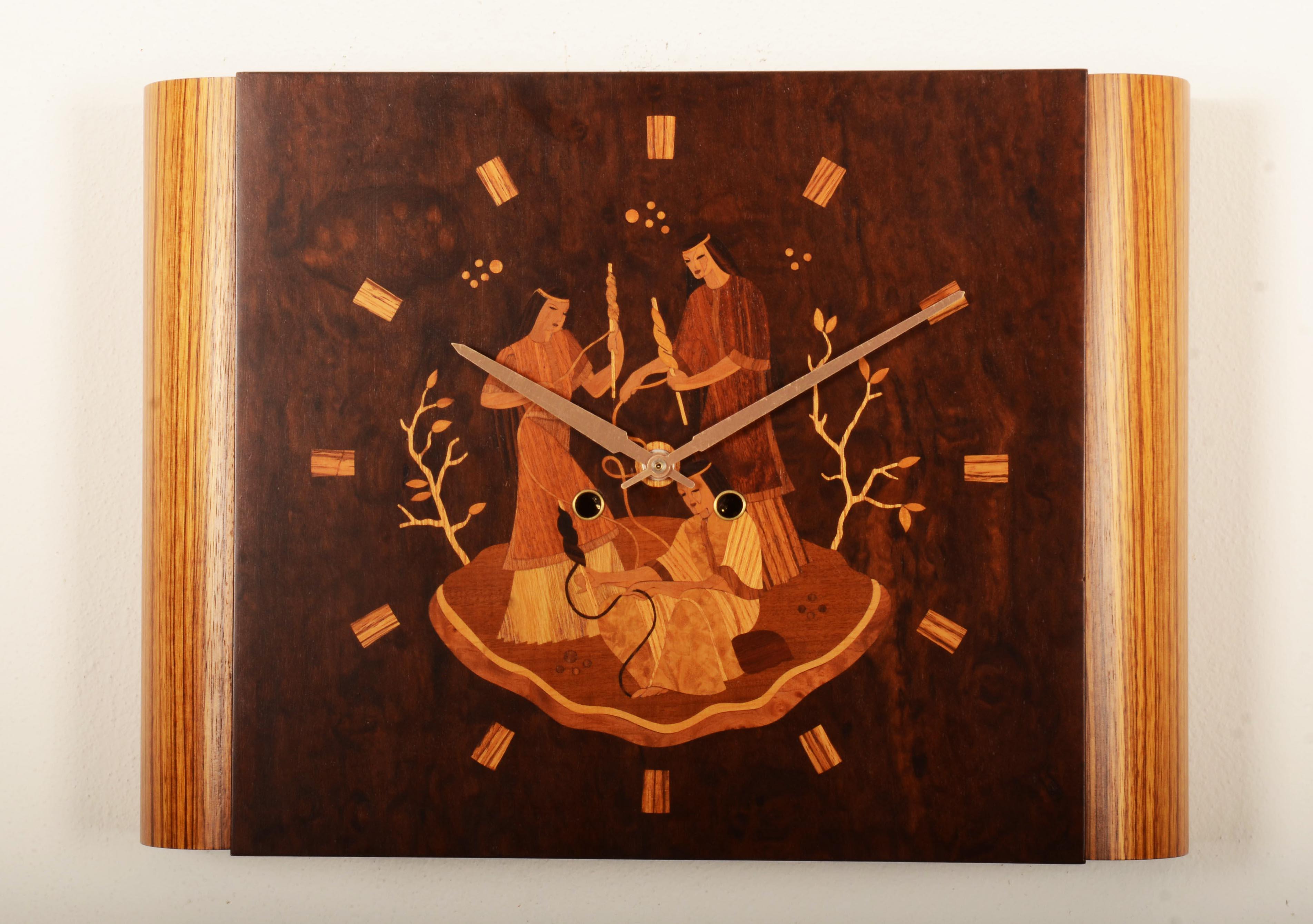 Art déco Horloge murale Mjolby Intarsia de la fin des années 1930 en vente