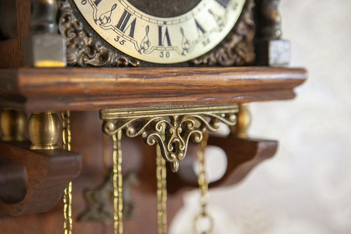 Wall Clock from the Late 20th Century in Oak Case For Sale 2