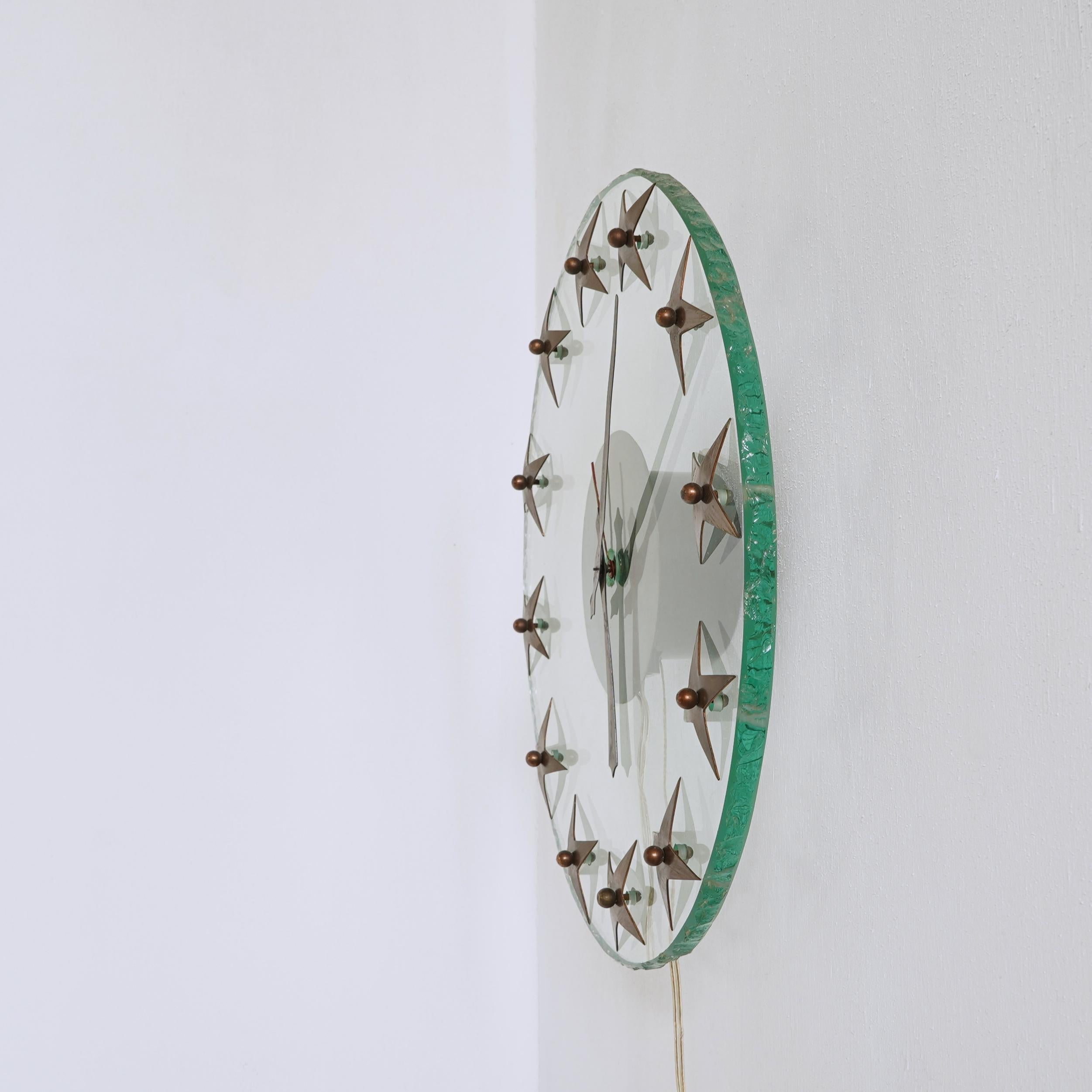Art Deco Wall Clock in Rough Edged Glass with Brass Stars 1940s In Good Condition For Sale In Tilburg, NL