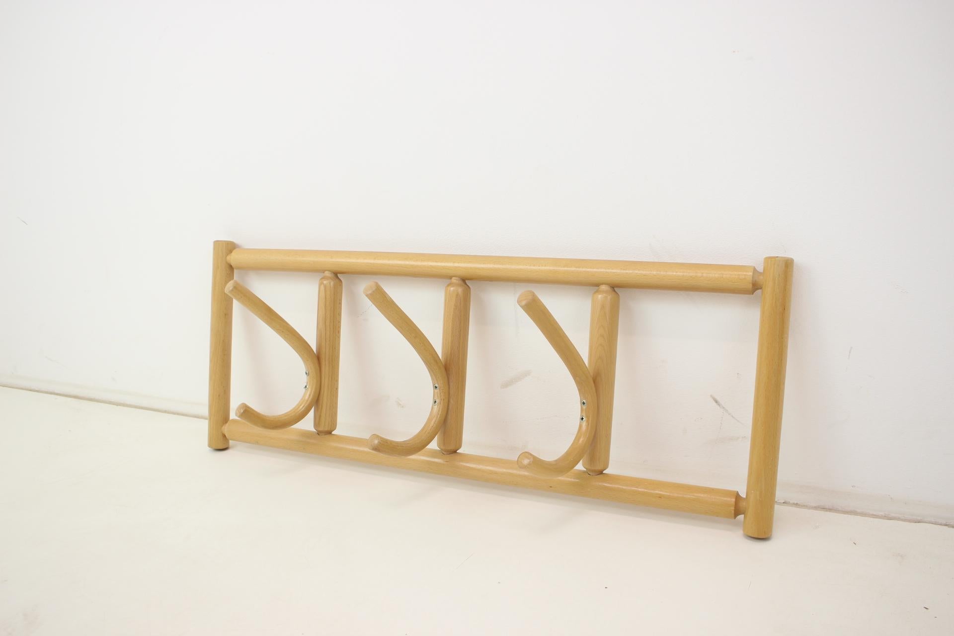 Mid-Century Modern Wall Coat Hanger by Ton, Cechoslovakia, 1980s For Sale