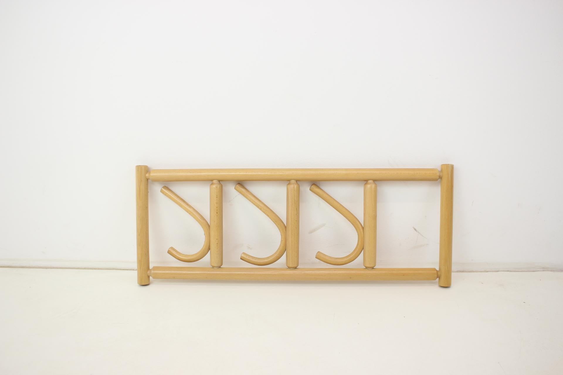 Wall Coat Hanger by Ton, Cechoslovakia, 1980s In Good Condition For Sale In Praha, CZ