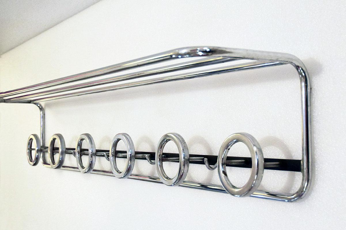 Acier Porte-manteaux mural de style Bauhaus, années 1960 en vente