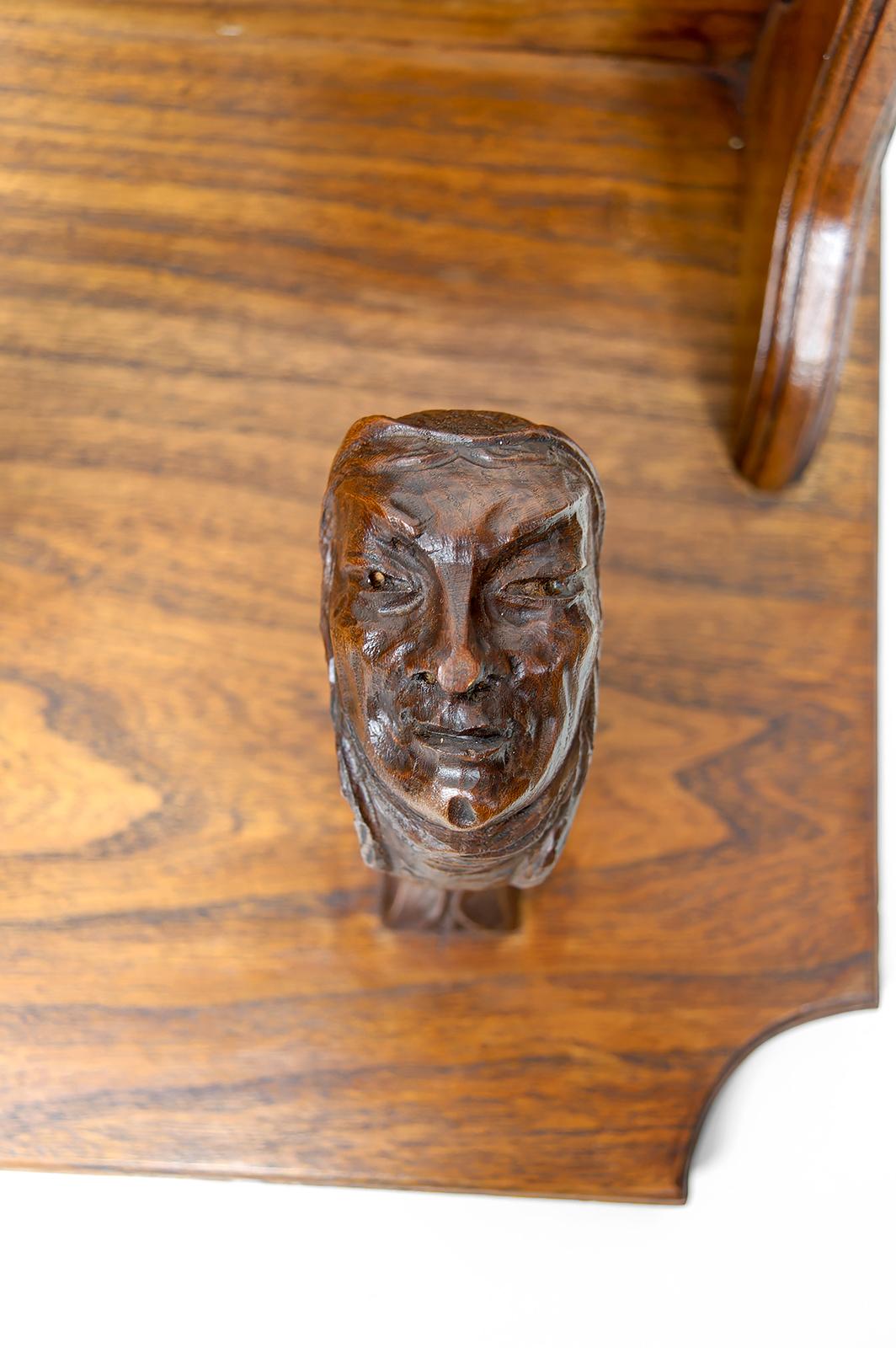 Inizio XX secolo Appendiabiti da parete, ganci scolpiti a tema fantastico: Streghe e Demoni, 1900 in vendita