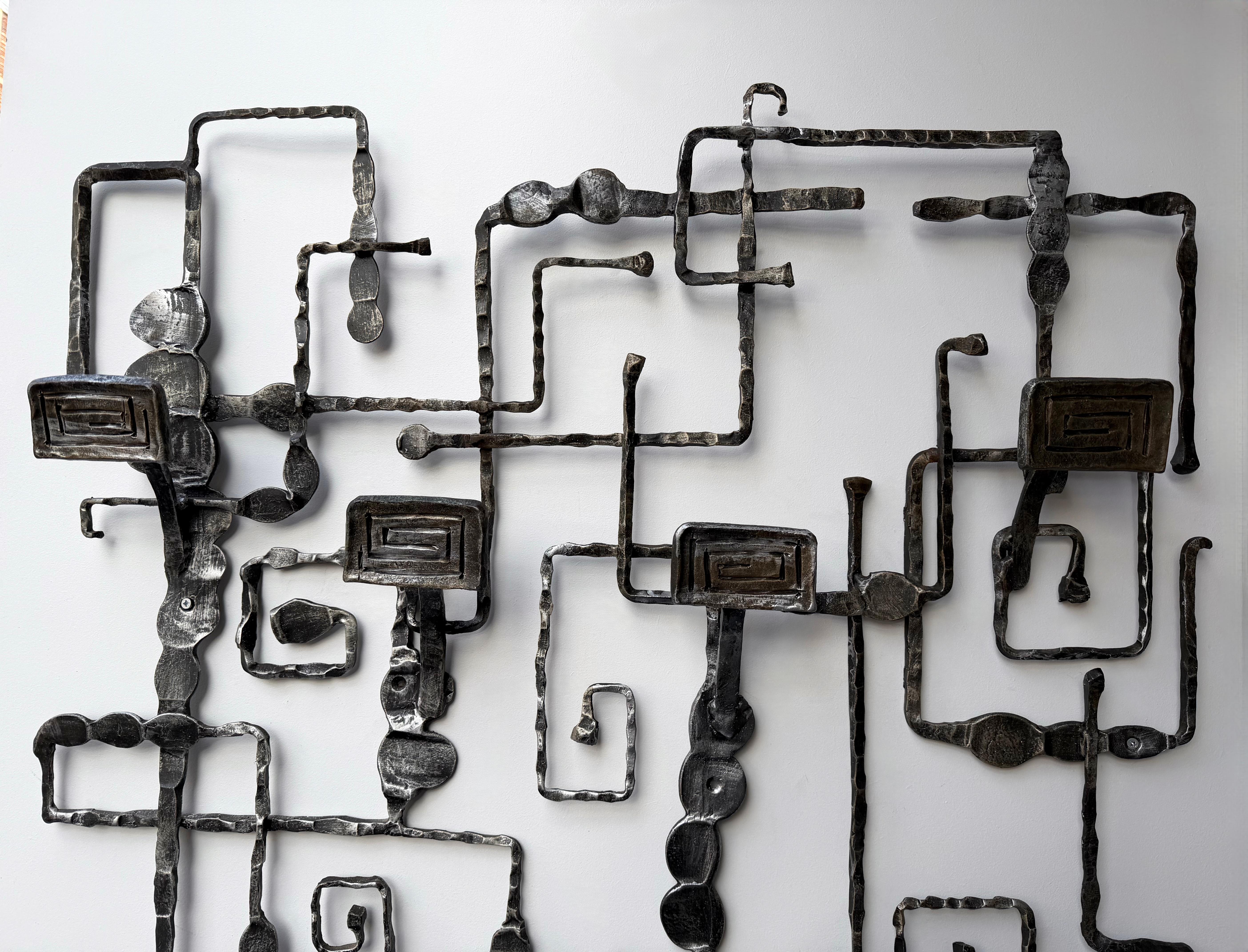 Wandgarderobe Skulptur aus Schmiedeeisen von Pozzebon. Italien, 1970er Jahre im Angebot 7