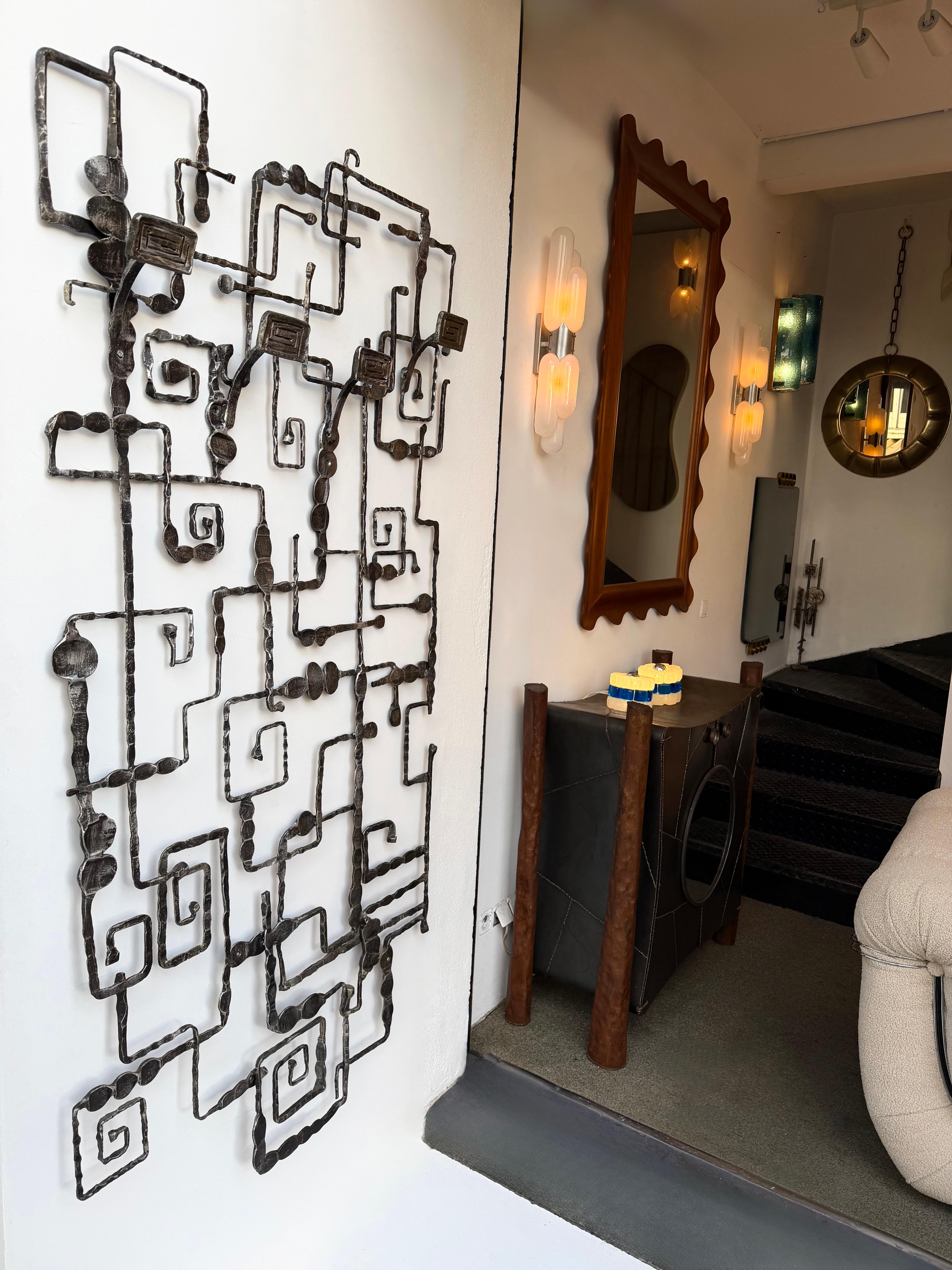 Wandgarderobe Skulptur aus Schmiedeeisen von Pozzebon. Italien, 1970er Jahre (Italienisch) im Angebot