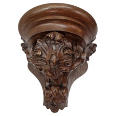 Console murale, chêne massif, sculptée à la main, Belle Époque, 1880, Autriche Console murale, chêne massif, sculptée à la main, Belle Époque, 1880, Autriche