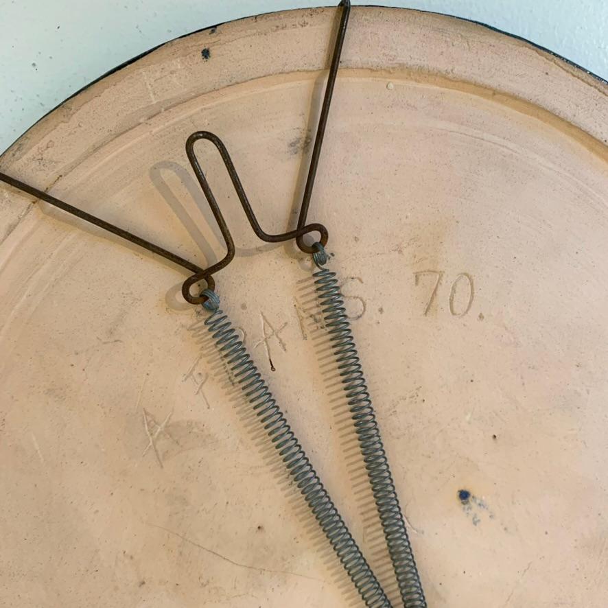 Decorativo de pared redondo de cerámica Cara Soleada, hacia 1970, Francia. en venta 6
