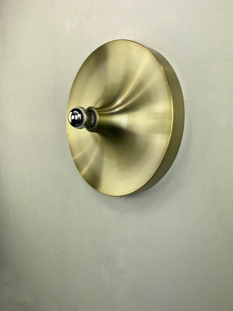 Allemand Disc mural Cosack Leuchten couleur or, ère spatiale, 1970 en vente