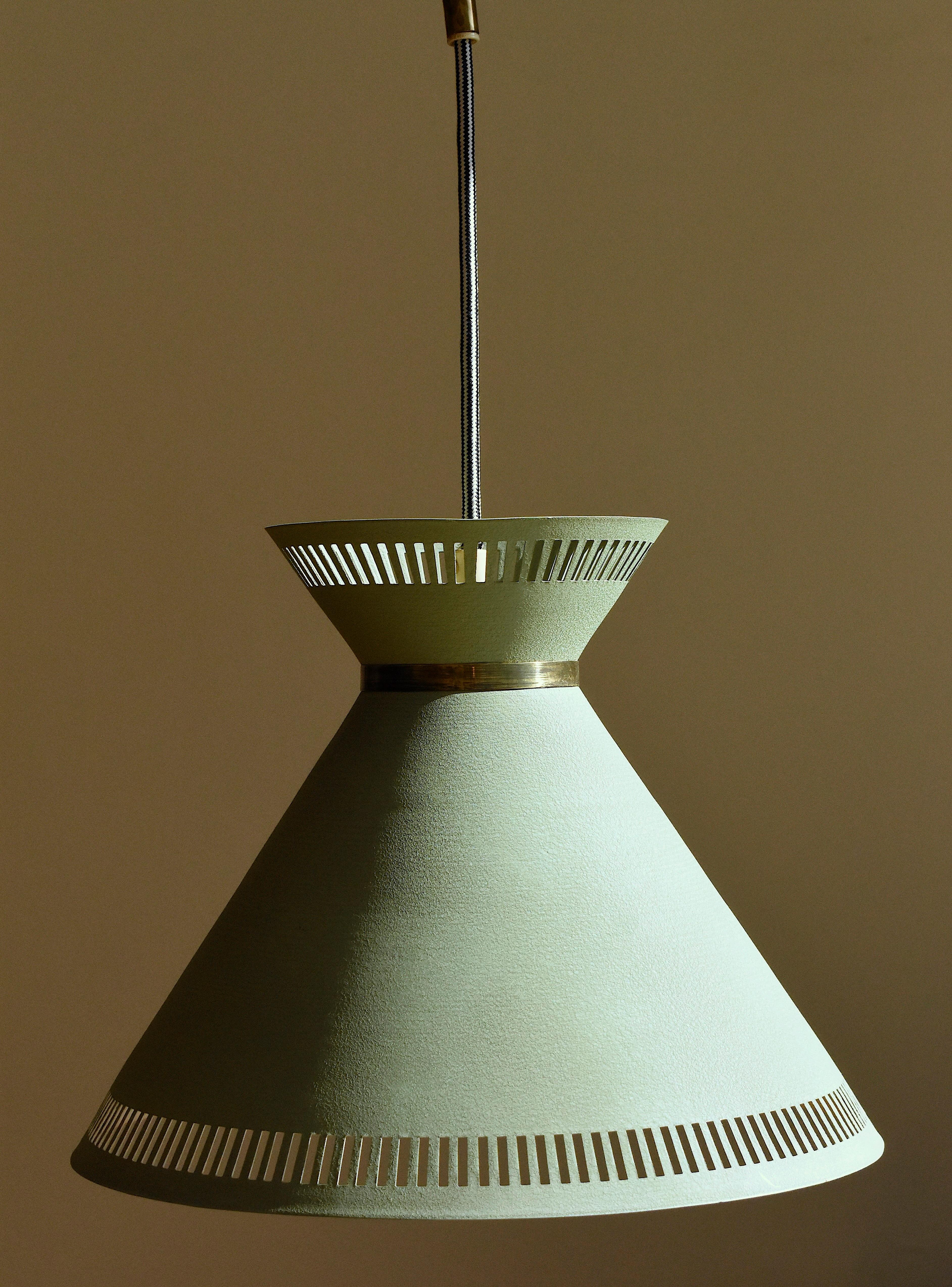 Swedish Wall extendable swedish lamp in brass and green painted aluminum For Sale