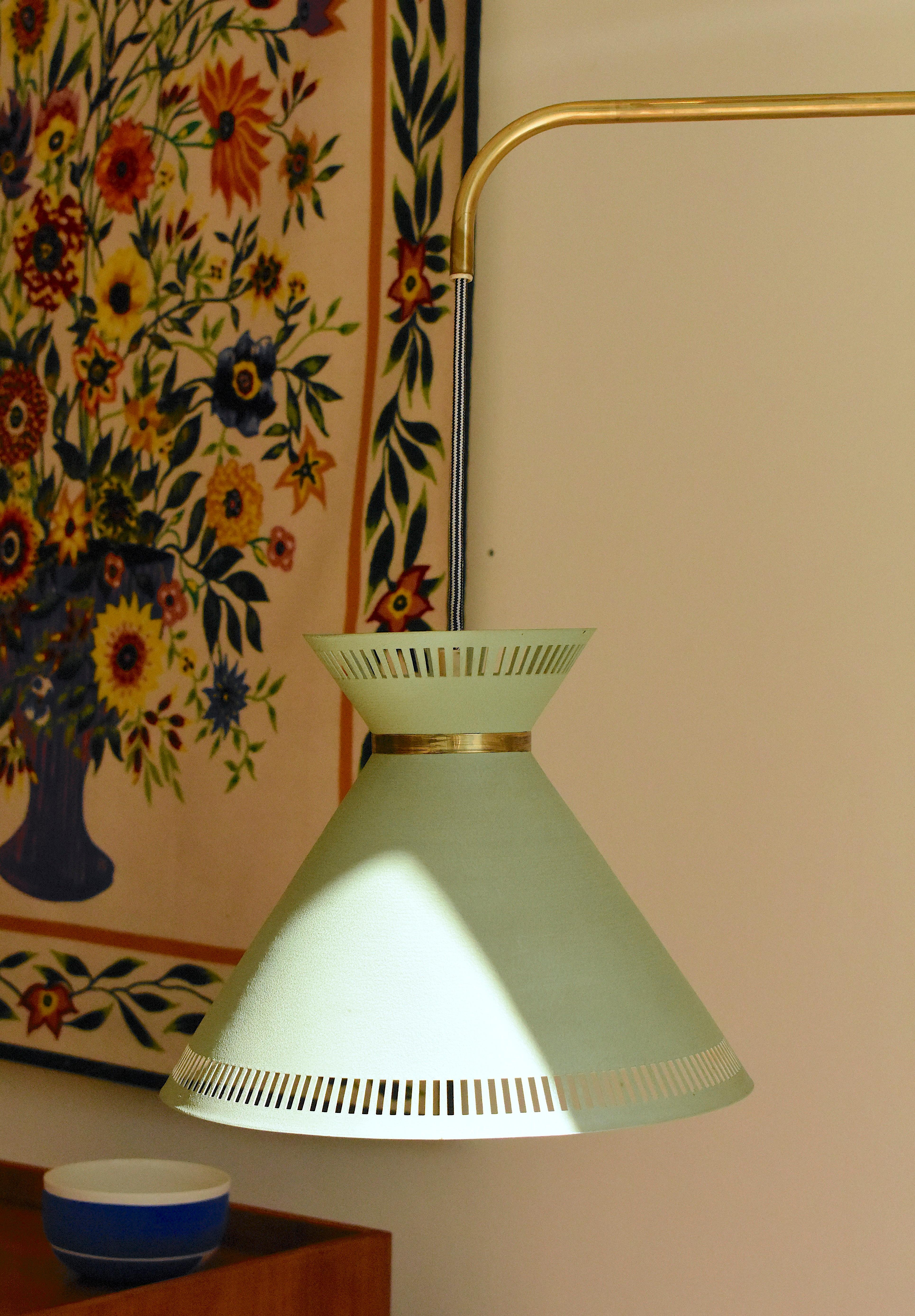 Mid-20th Century Wall extendable swedish lamp in brass and green painted aluminum For Sale