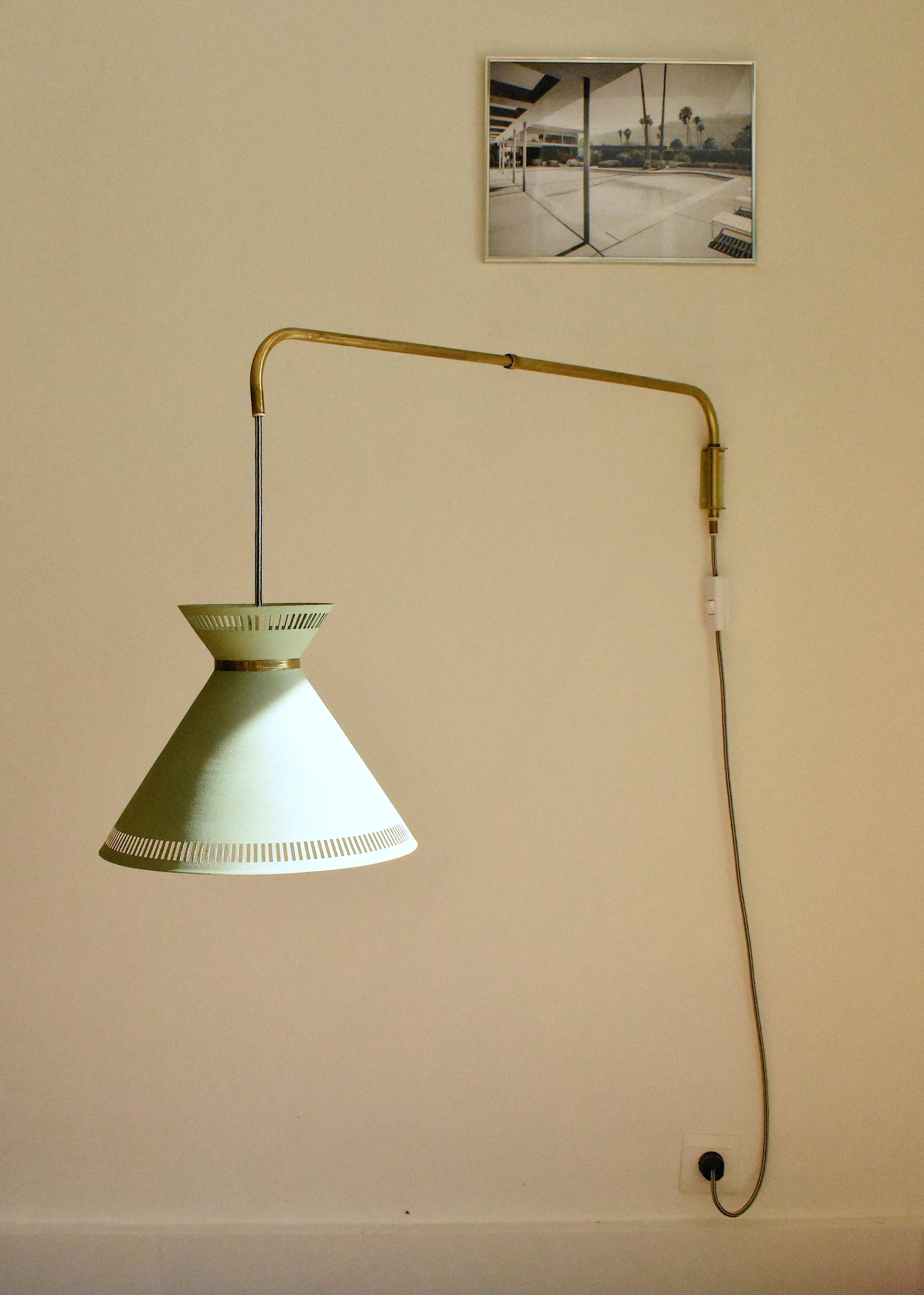 Aluminum Wall extendable swedish lamp in brass and green painted aluminum For Sale