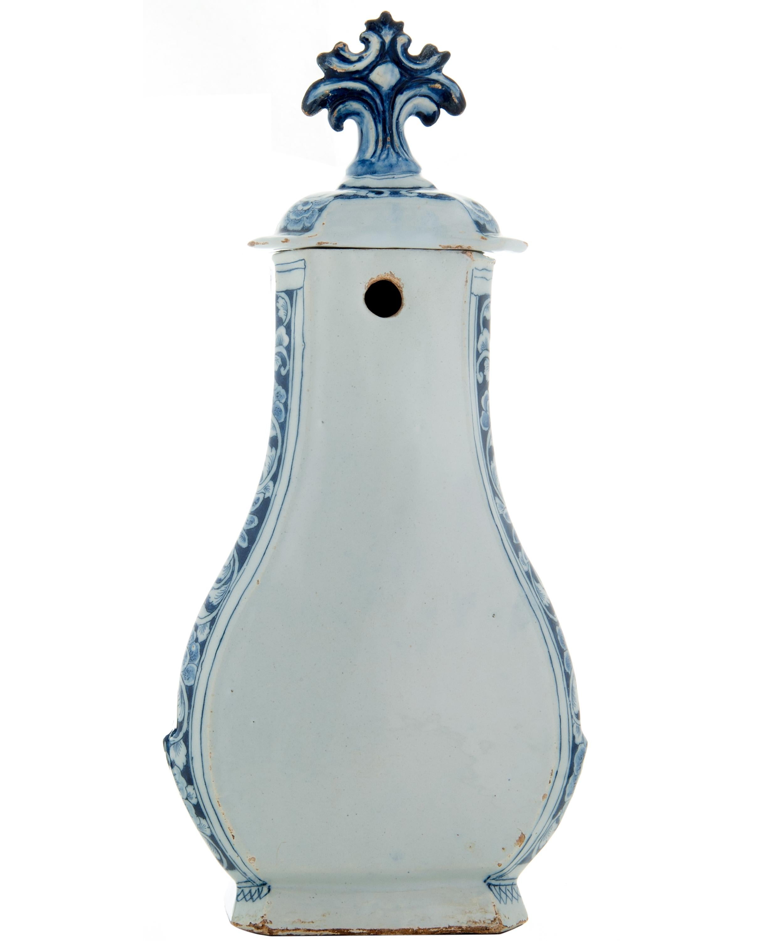 Louis XIV Wall-Fountain in Bleu and White Dutch Delft For Sale