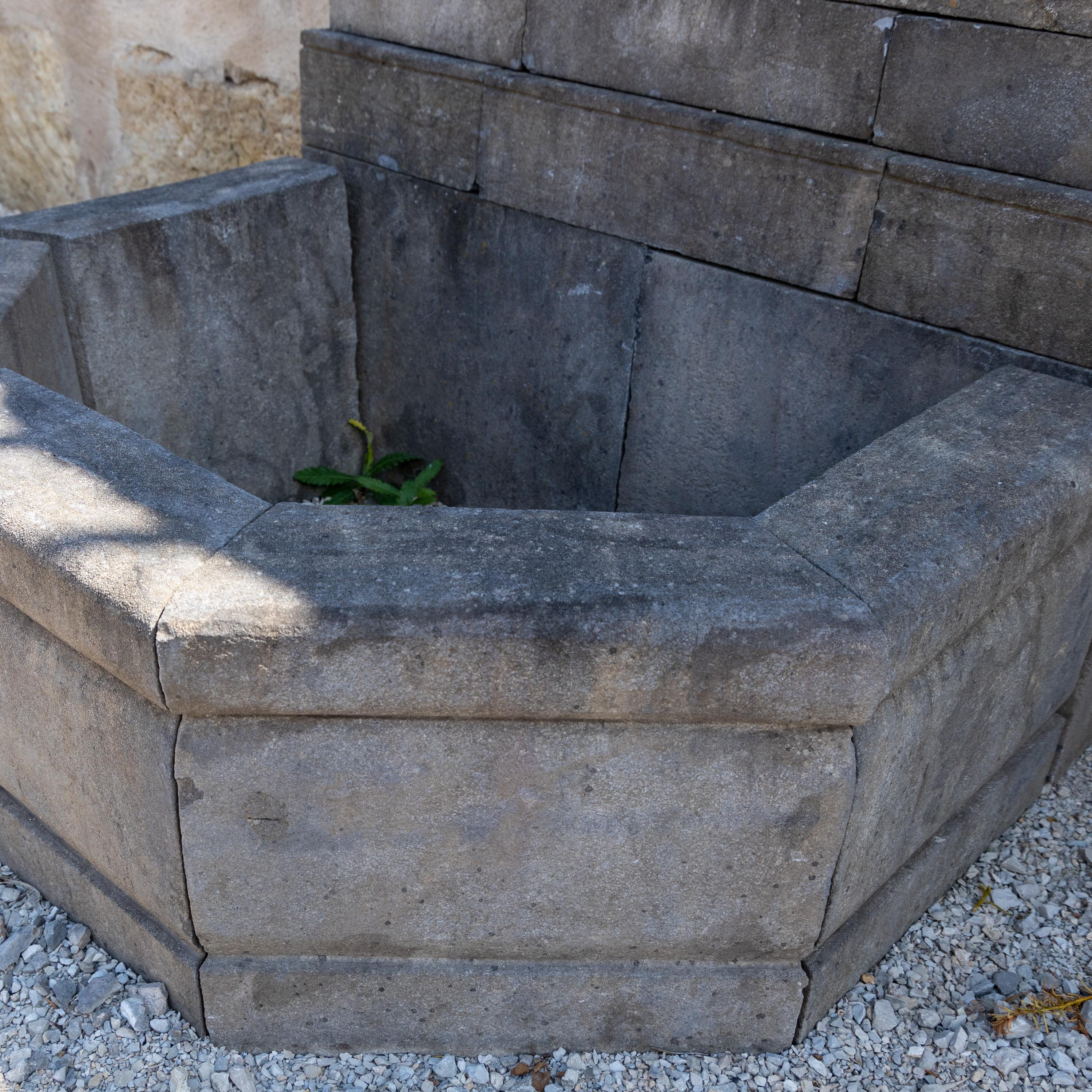 Wall Fountain with Mascaron In Good Condition For Sale In Greding, DE