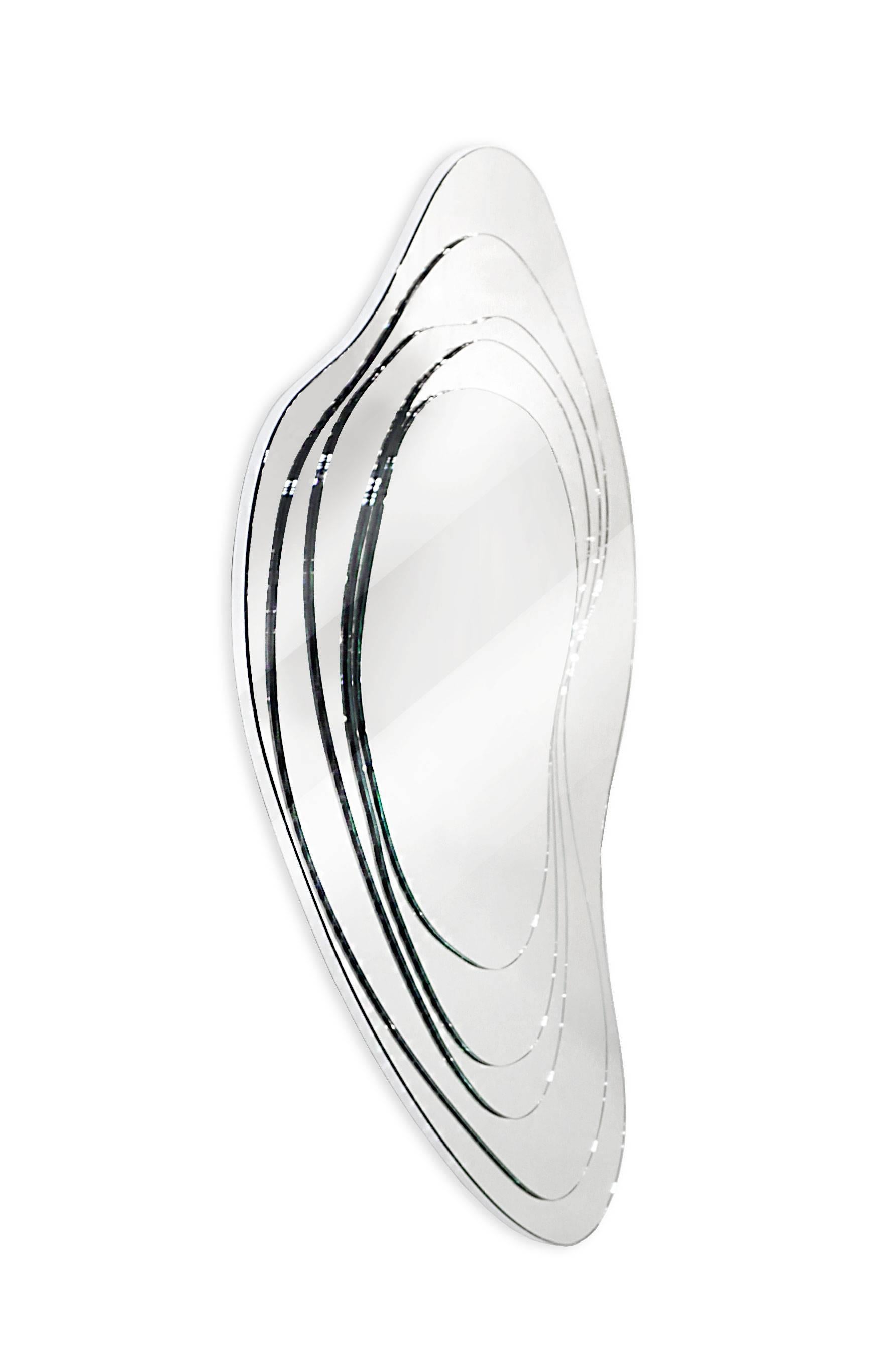 Wandspiegel in voller Länge Gebogenes Design Limitierte Auflage Contemporary Made in Italy im Zustand „Neu“ im Angebot in Ancona, Marche