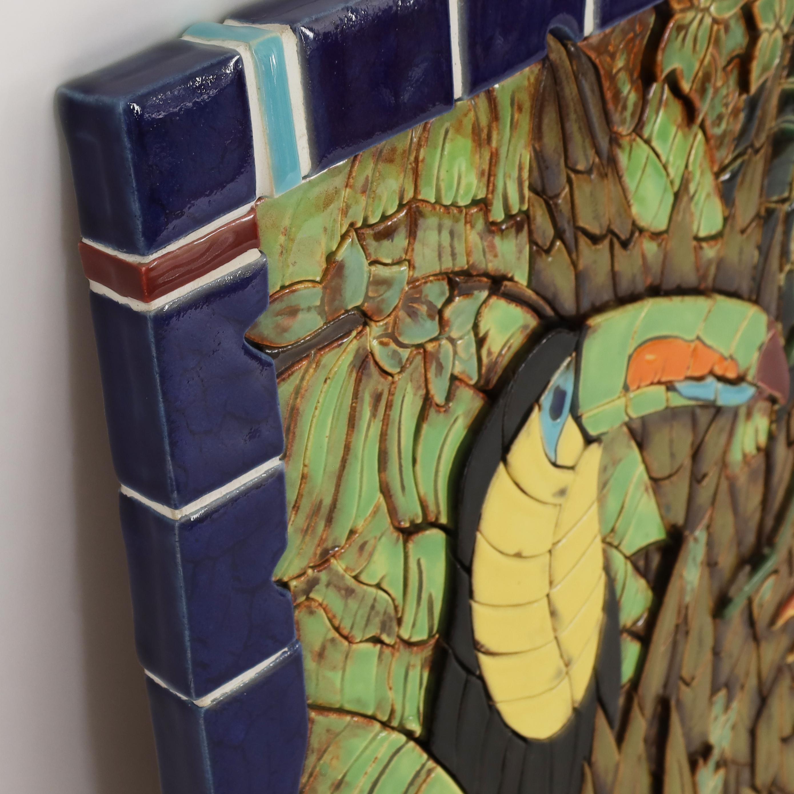 Wandbehangsbare Dschungel-Mosaikfliesen-Tafel mit Toucanen (Keramik) im Angebot