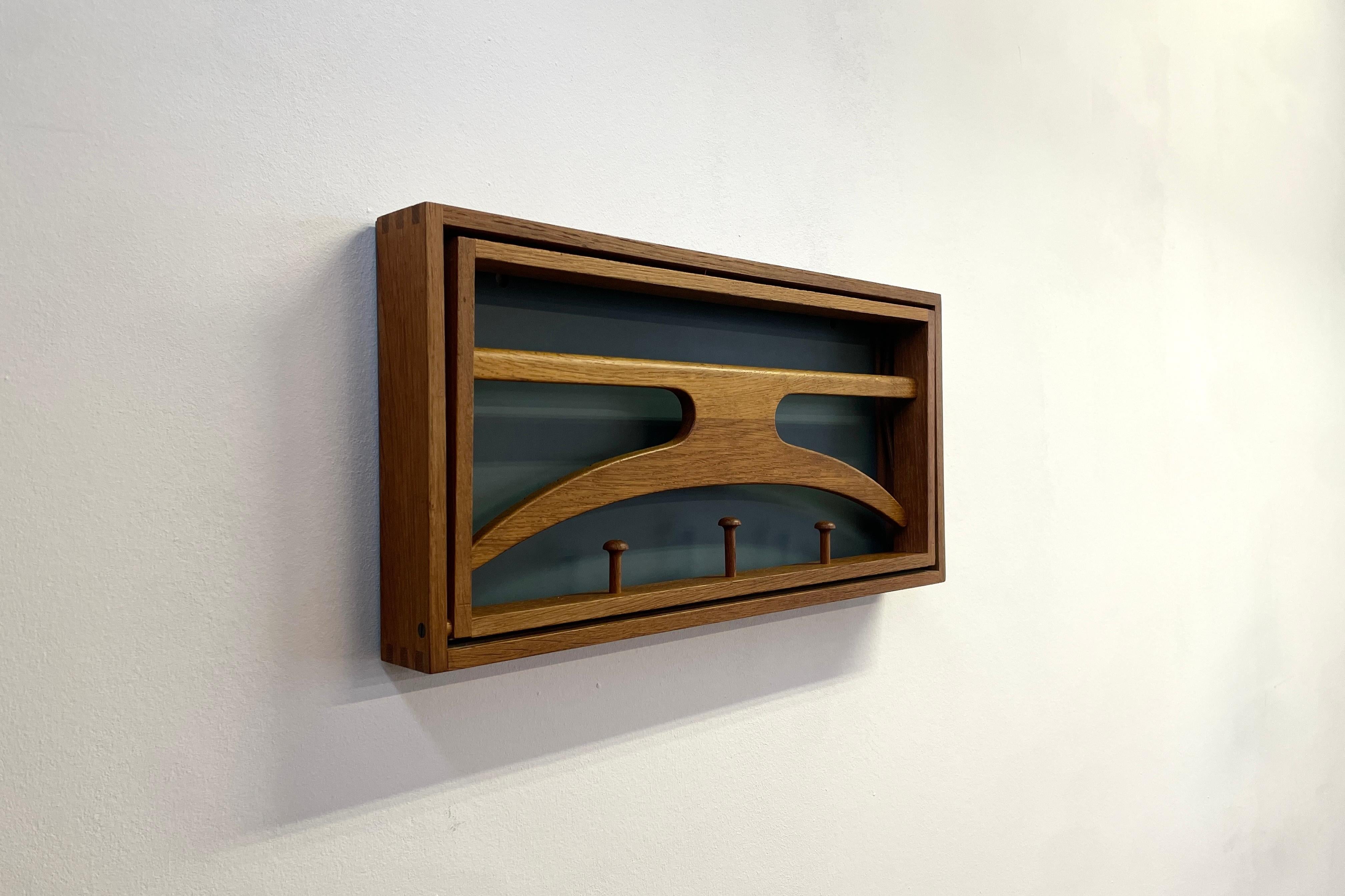 Wall hanging valet by Adam Hoff and Poul Østergaard for VIRUM Møbelsnedkeri, DK In Good Condition In Köln, DE