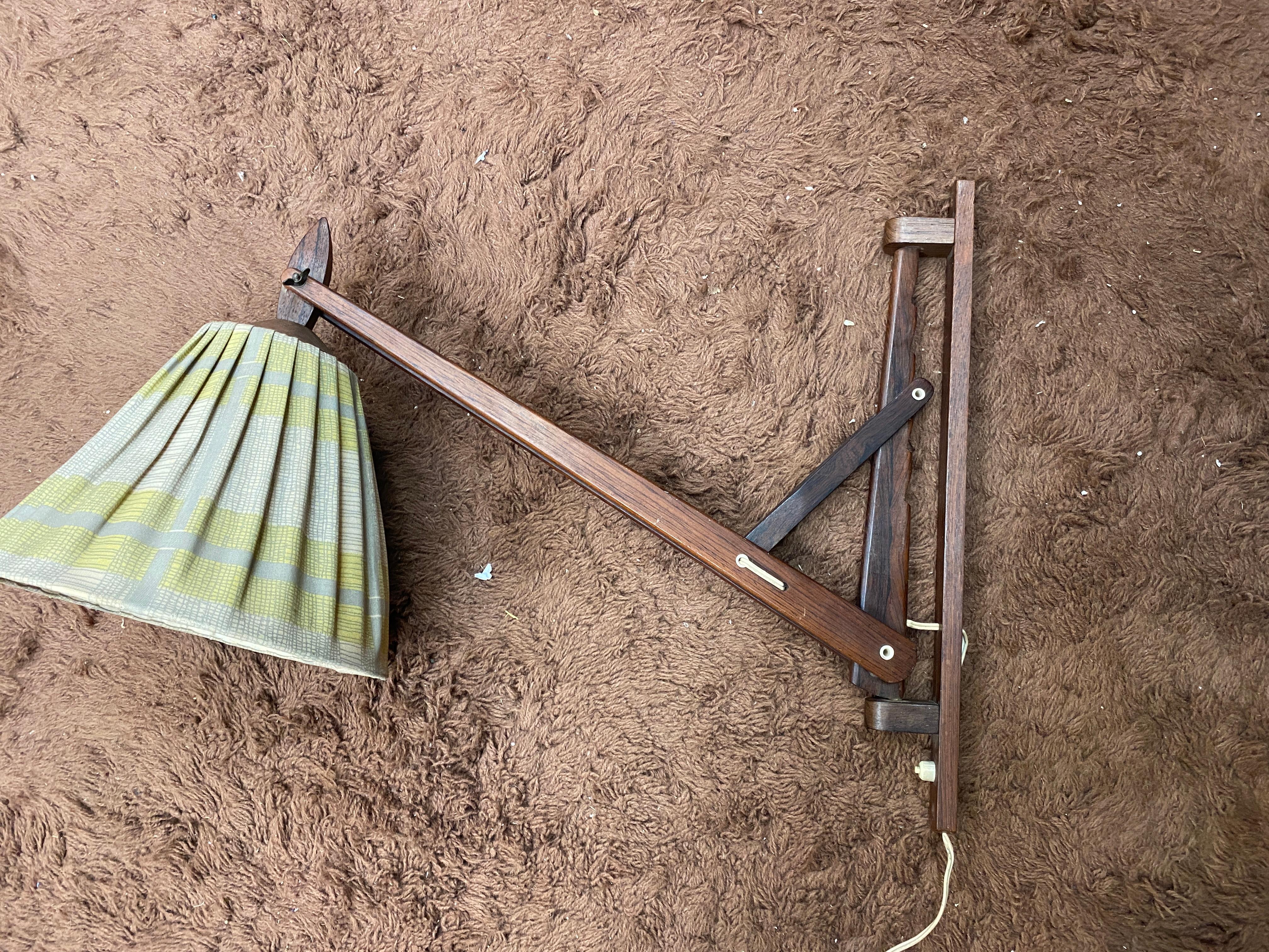 Teck Lampe murale attribuée à  Erik Hansen, circa 1950 en vente