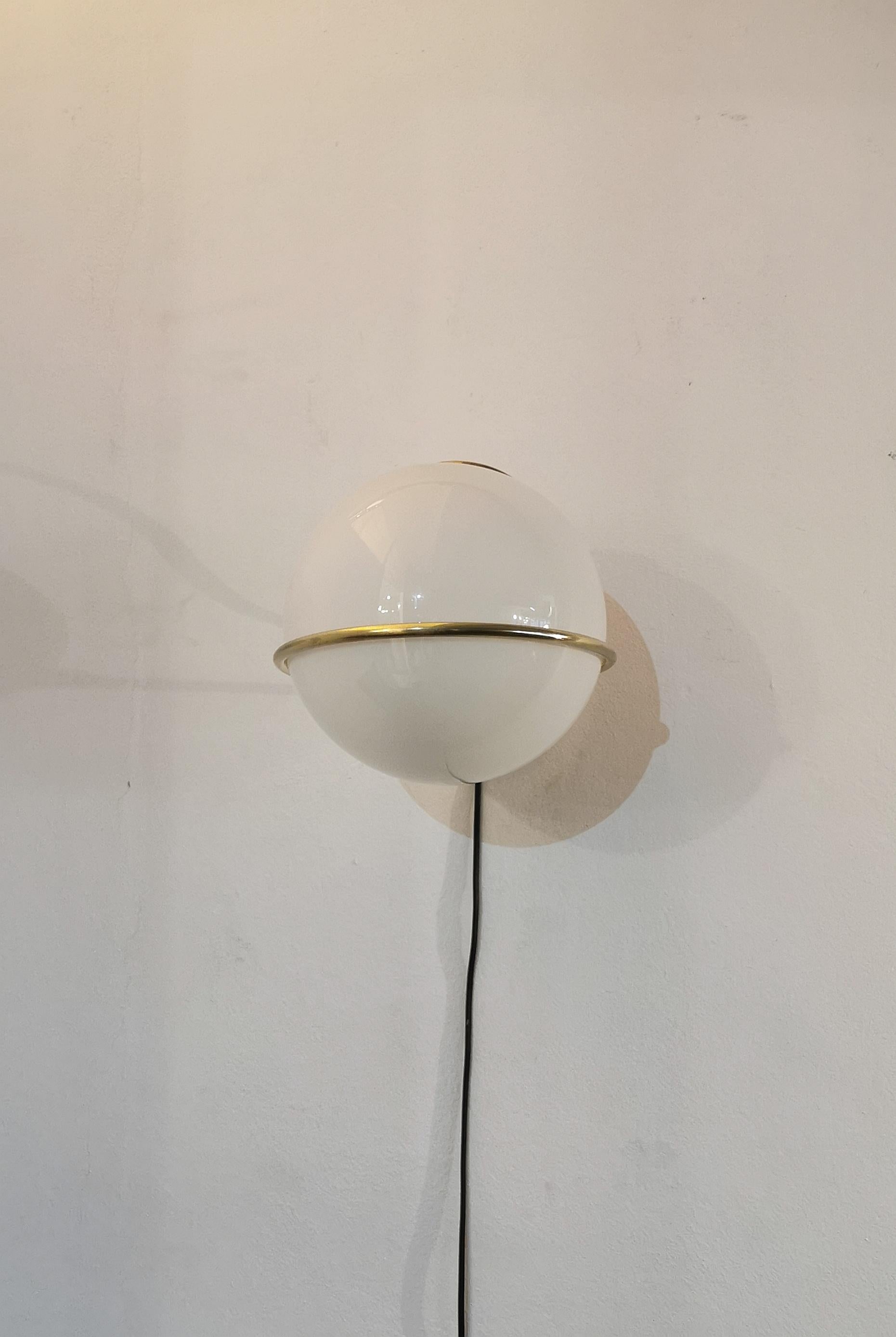 Mid-Century Modern Wall Light Sconce Wall Lamp Brass White Glass Midcentury Italian Design, 1960s For Sale
