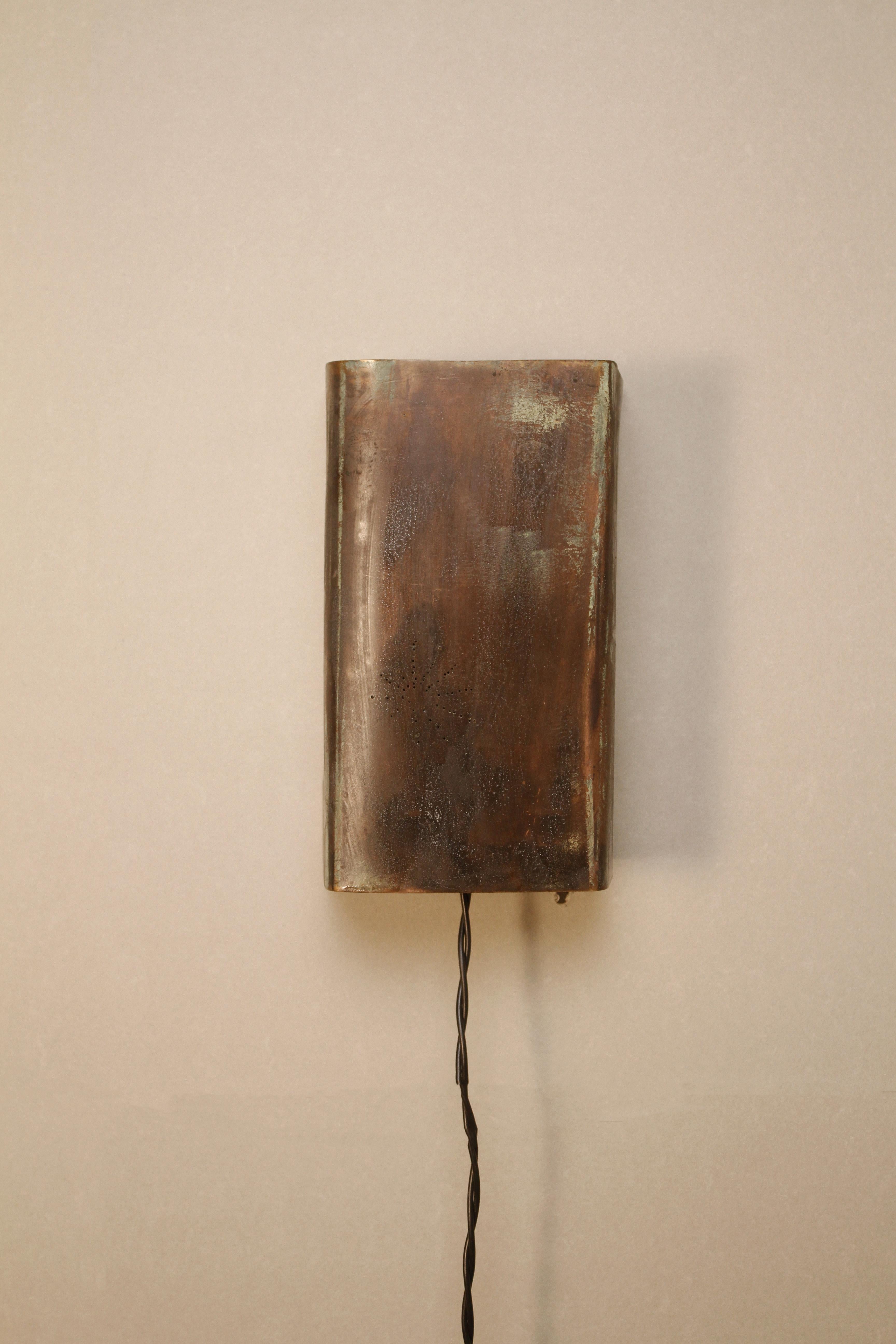 Lámpara de pared de Rafael Triboli Patinado en venta