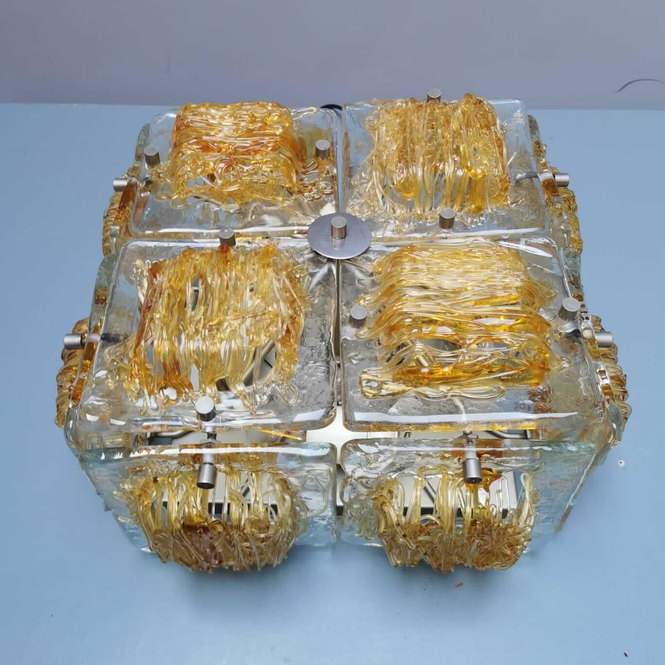 Lamp in yellow and white glass by Toni Zuccheri In Good Condition In Milano, Lombardia