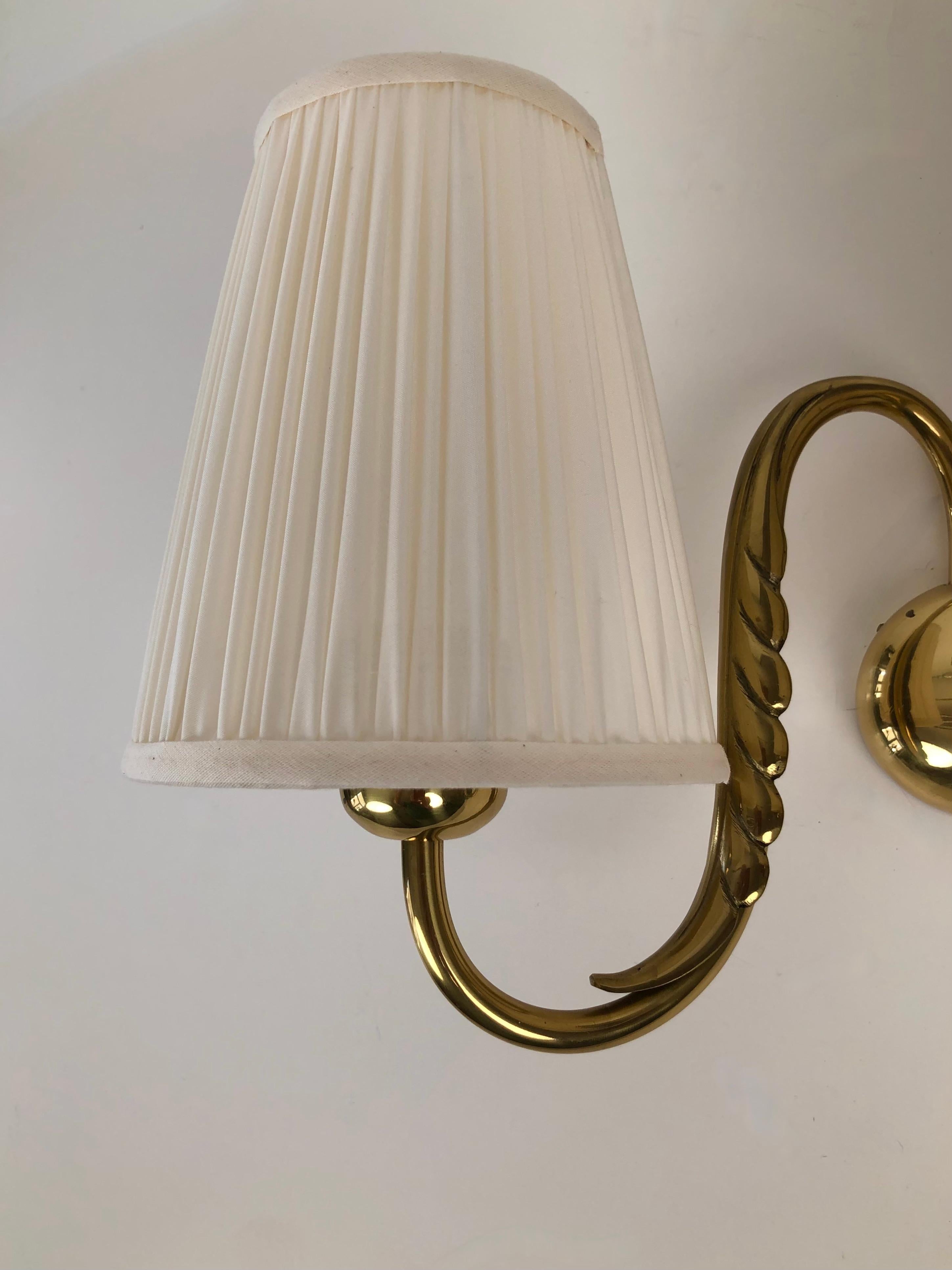 Modern Wall lamp from Josef Frank in Brass with Silk Shades from the 1930's Austria For Sale