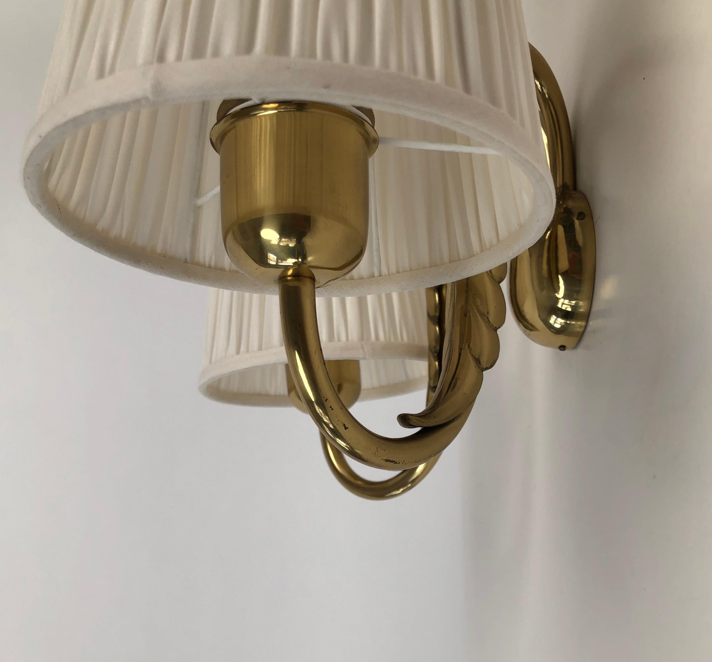 Austrian Wall lamp from Josef Frank in Brass with Silk Shades from the 1930's Austria For Sale