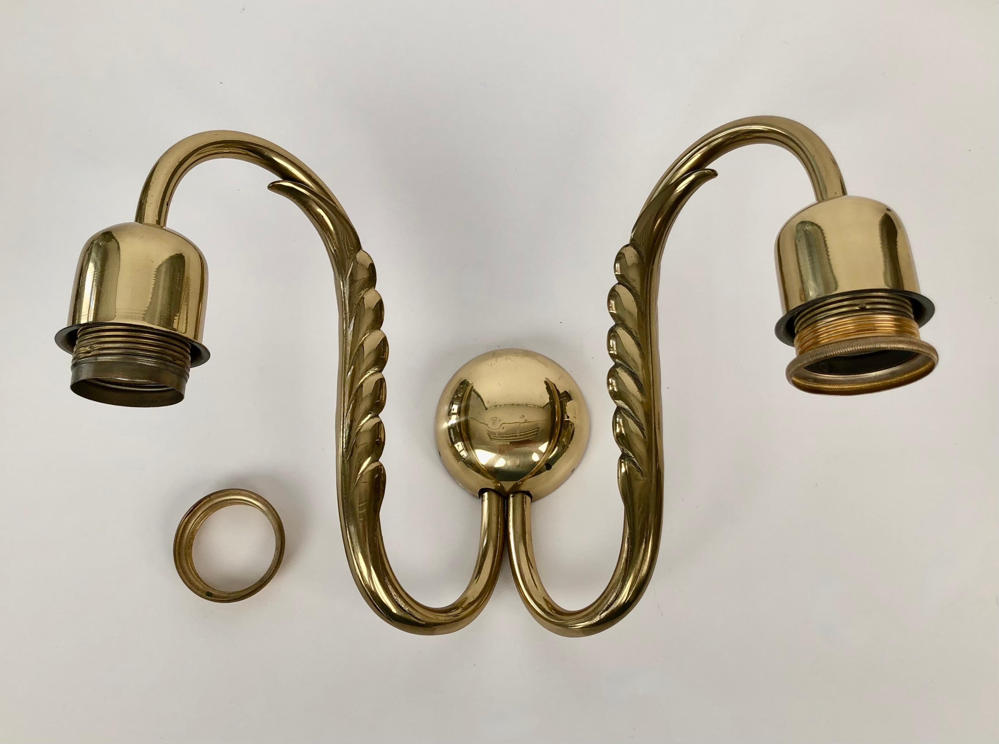 Wall lamp from Josef Frank in Brass with Silk Shades from the 1930's Austria For Sale 1