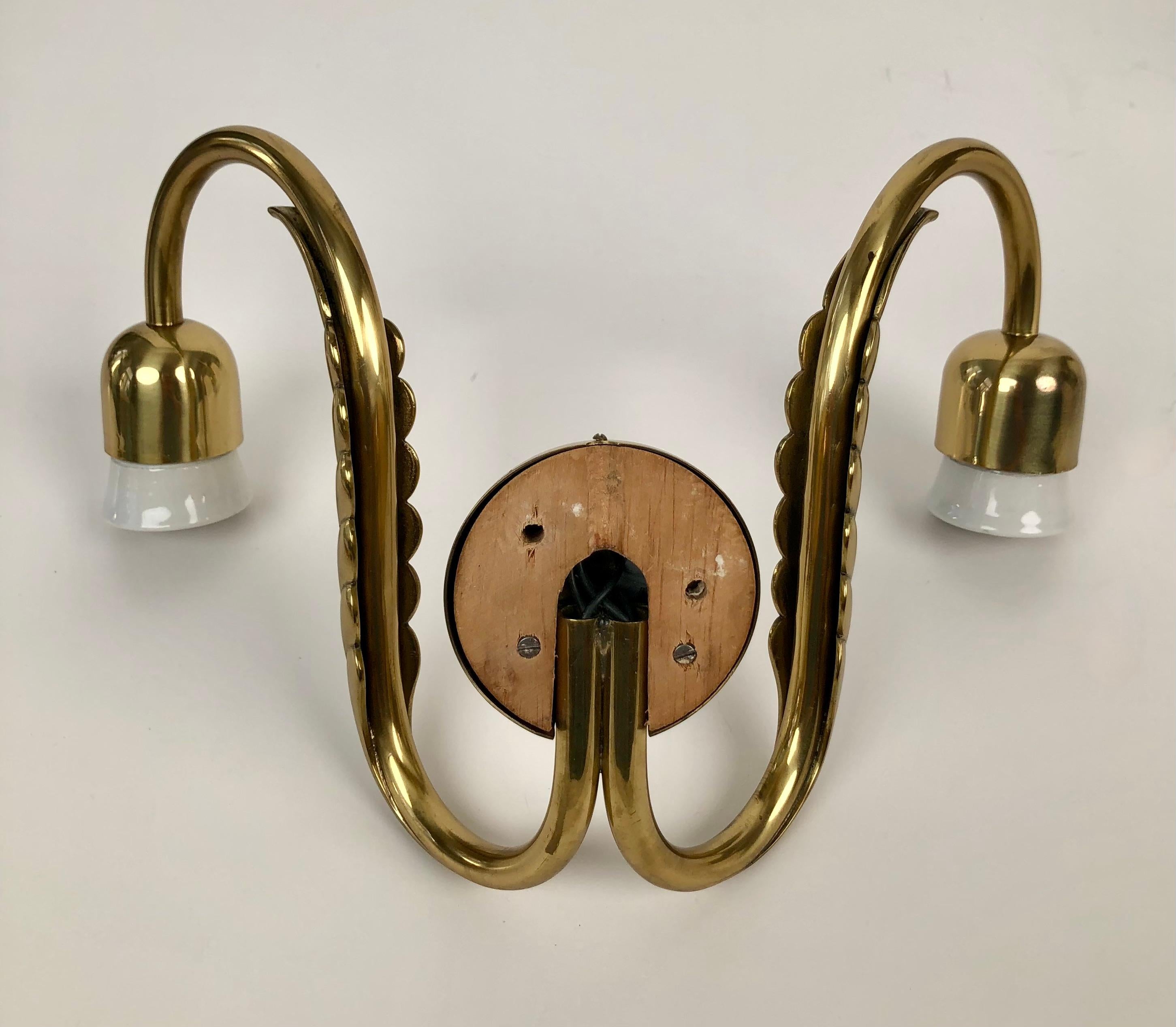 Wall lamp from Josef Frank in Brass with Silk Shades from the 1930's Austria For Sale 2