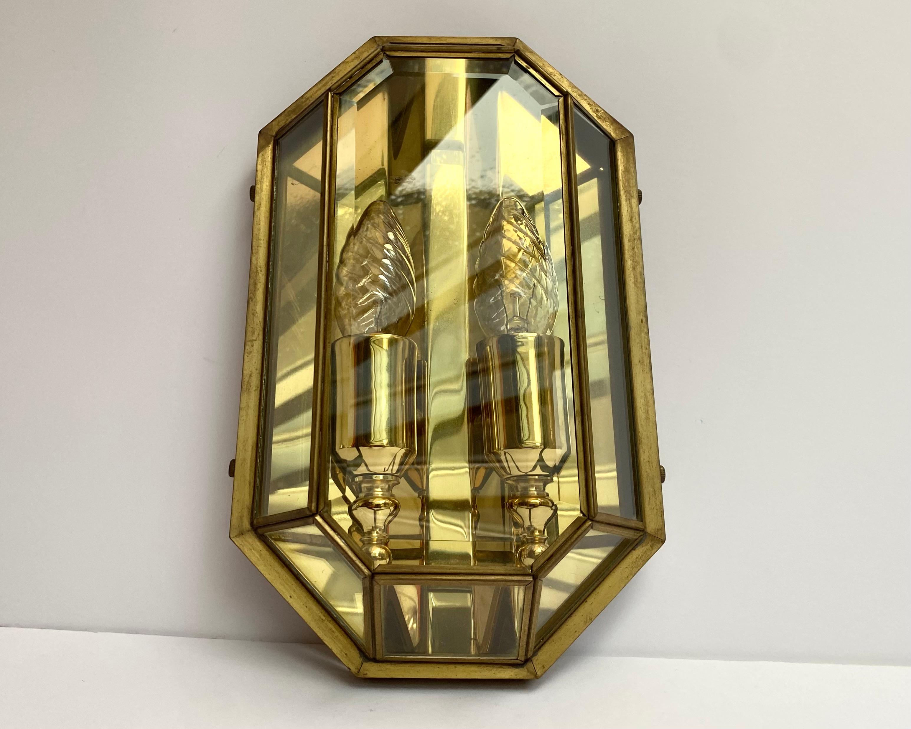 Wall Lamp Glass And Brass Hollywood Regency Style, Deknudt, Belgium, 1960 In Excellent Condition In Bastogne, BE