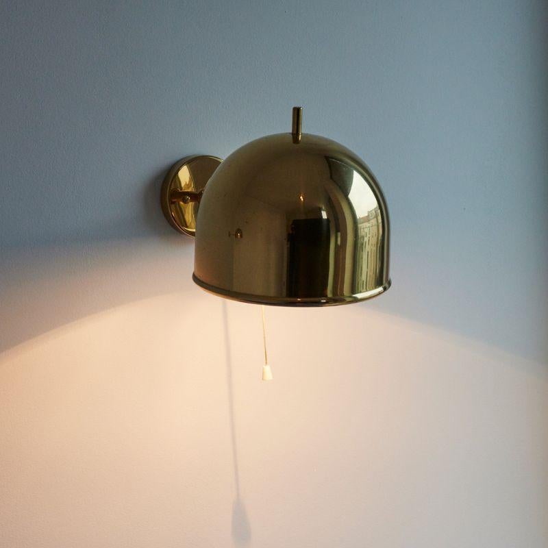 20th Century Wall Lamp in Brass, Model ‘V-75S’, by Bergbom For Sale