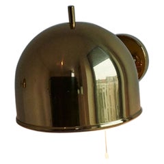 Lampada da parete in ottone, modello 'V-75S', di Bergbom