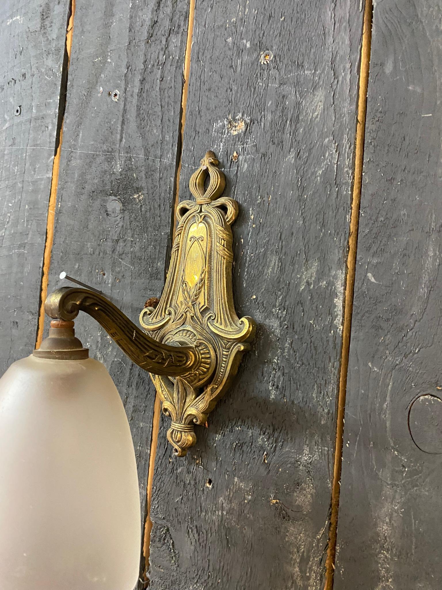 French wall lamp in bronze and frosted glass in neo-classical style, art deco period