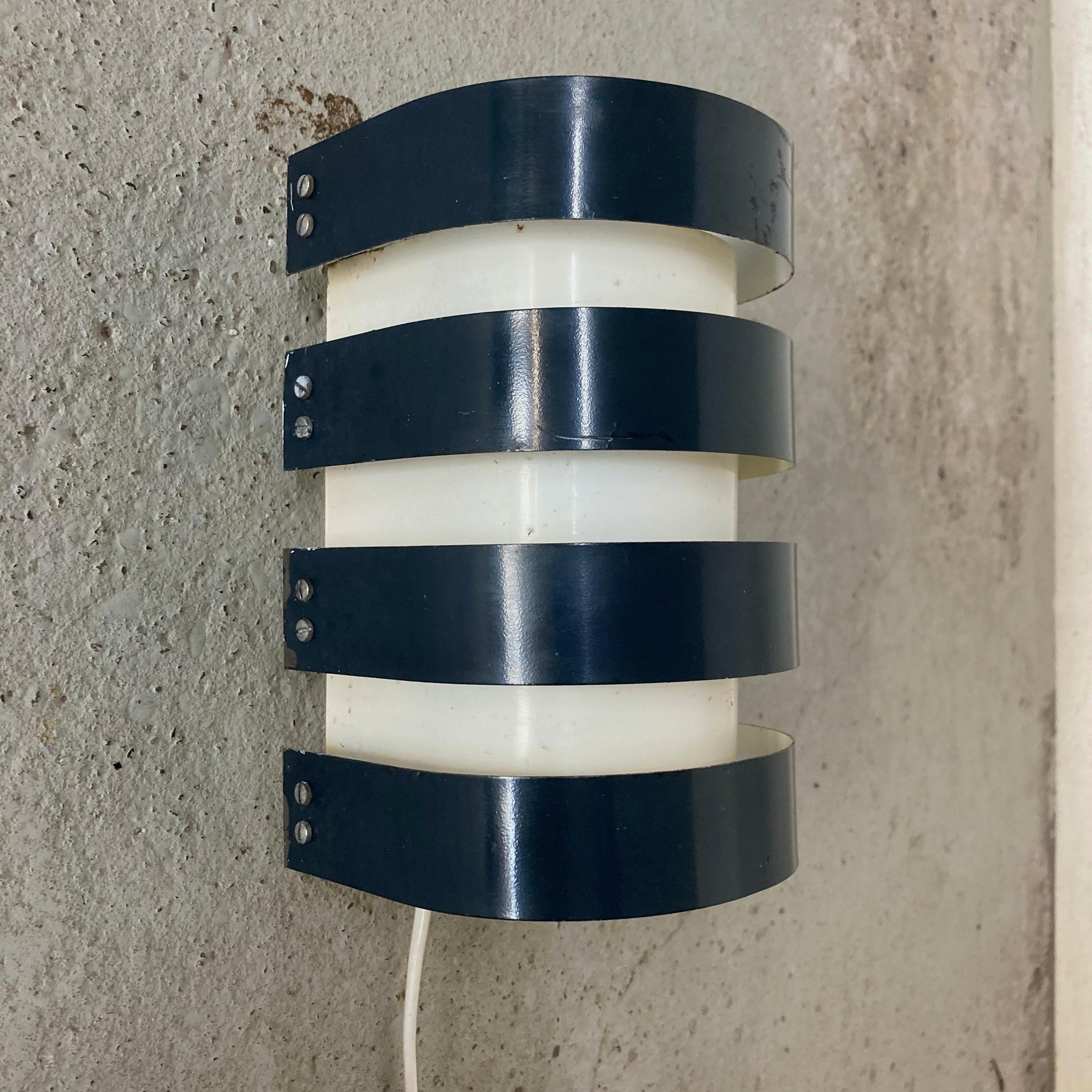 Mid-20th Century Wall lamp in Lacquered Metal by ITSU Finland, 1950s For Sale