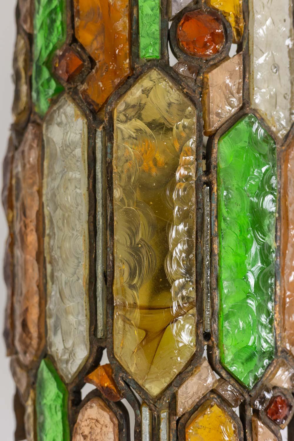Wandleuchte aus Schmiedeeisen und farbigem Glas. 1960s. im Angebot 5
