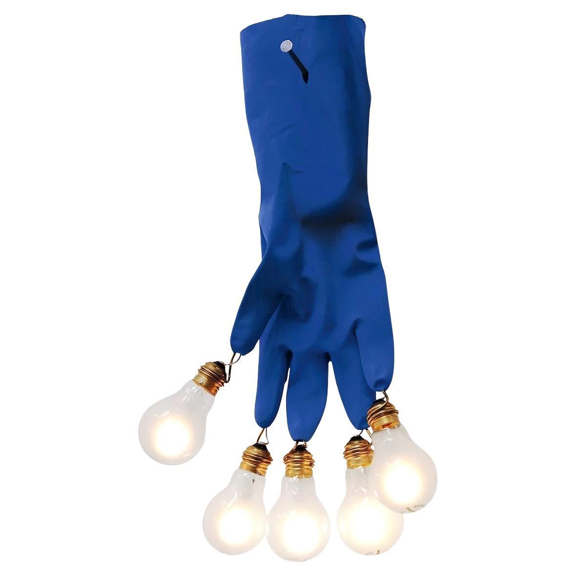 Lámpara de pared Ingo Maurer Luzy en la pared