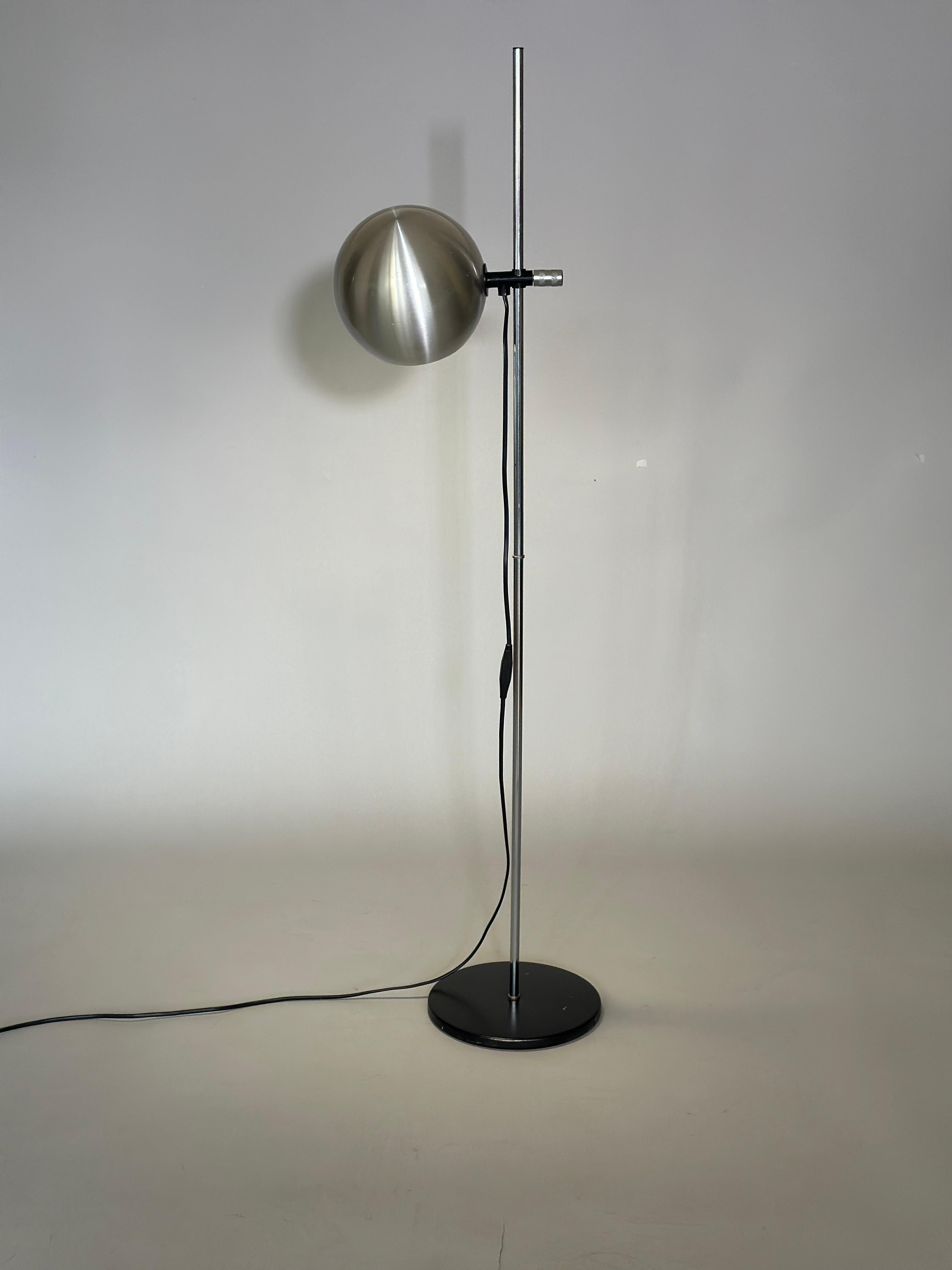 Mid-Century Modern Wall Lamp Made  By Hemi Klot Danemark 1970s For Sale