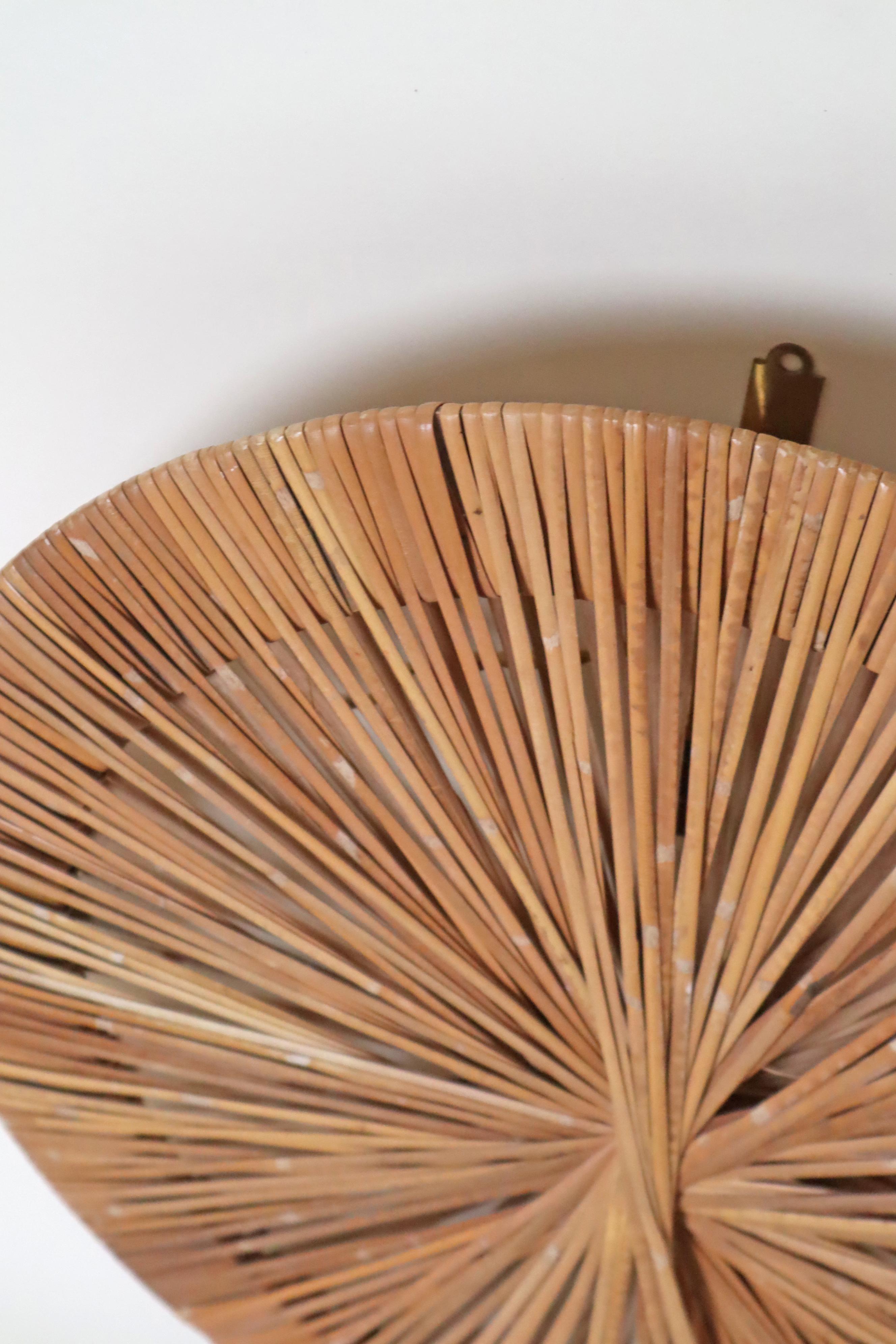 italien Lampe murale en bambou tressé en forme de soleil, Italie, années 1960 en vente
